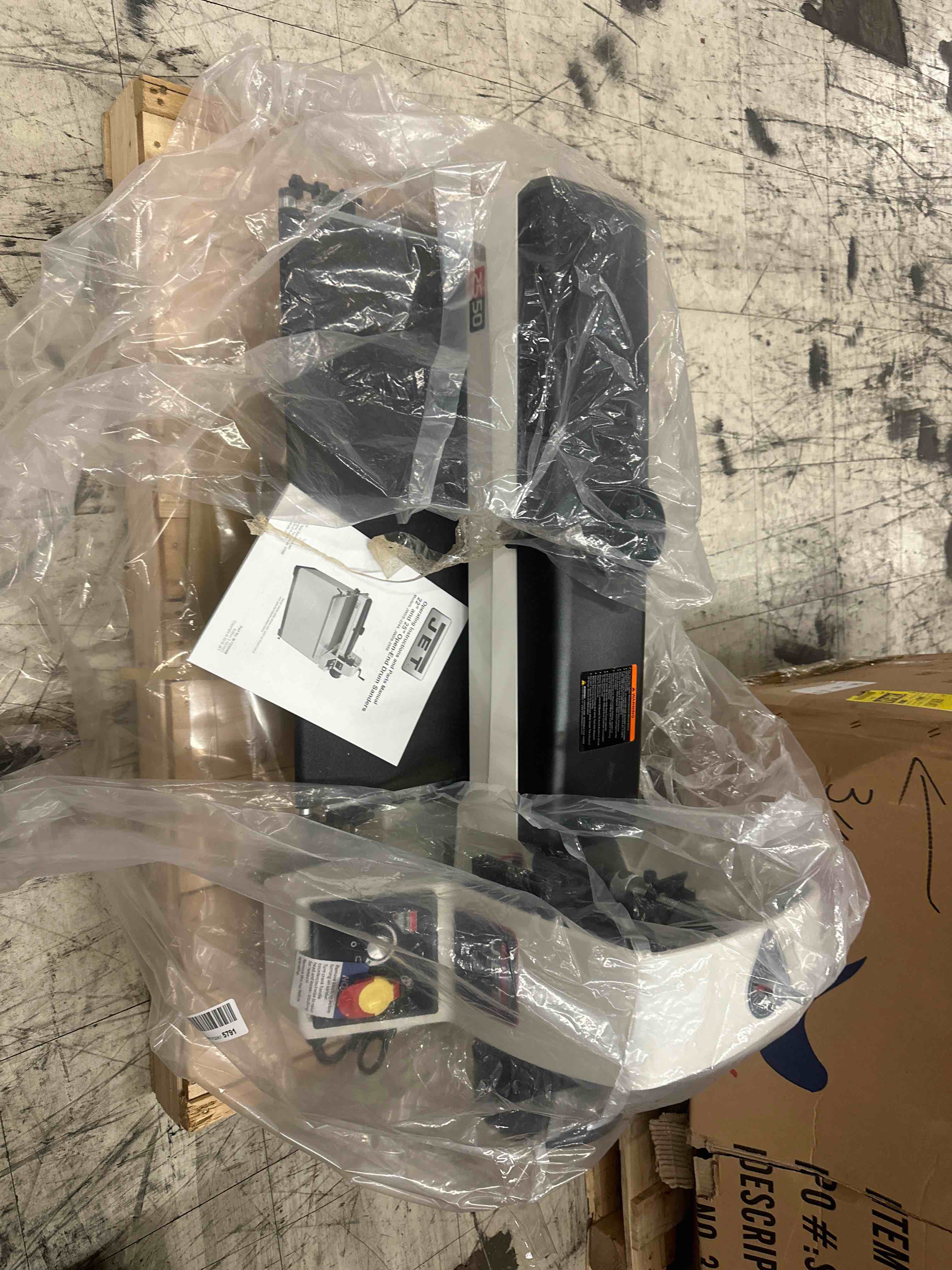 https://s3.amazonaws.com/lotting-images-prod/phillipi/YEL3375361_1709830519428.jpeg