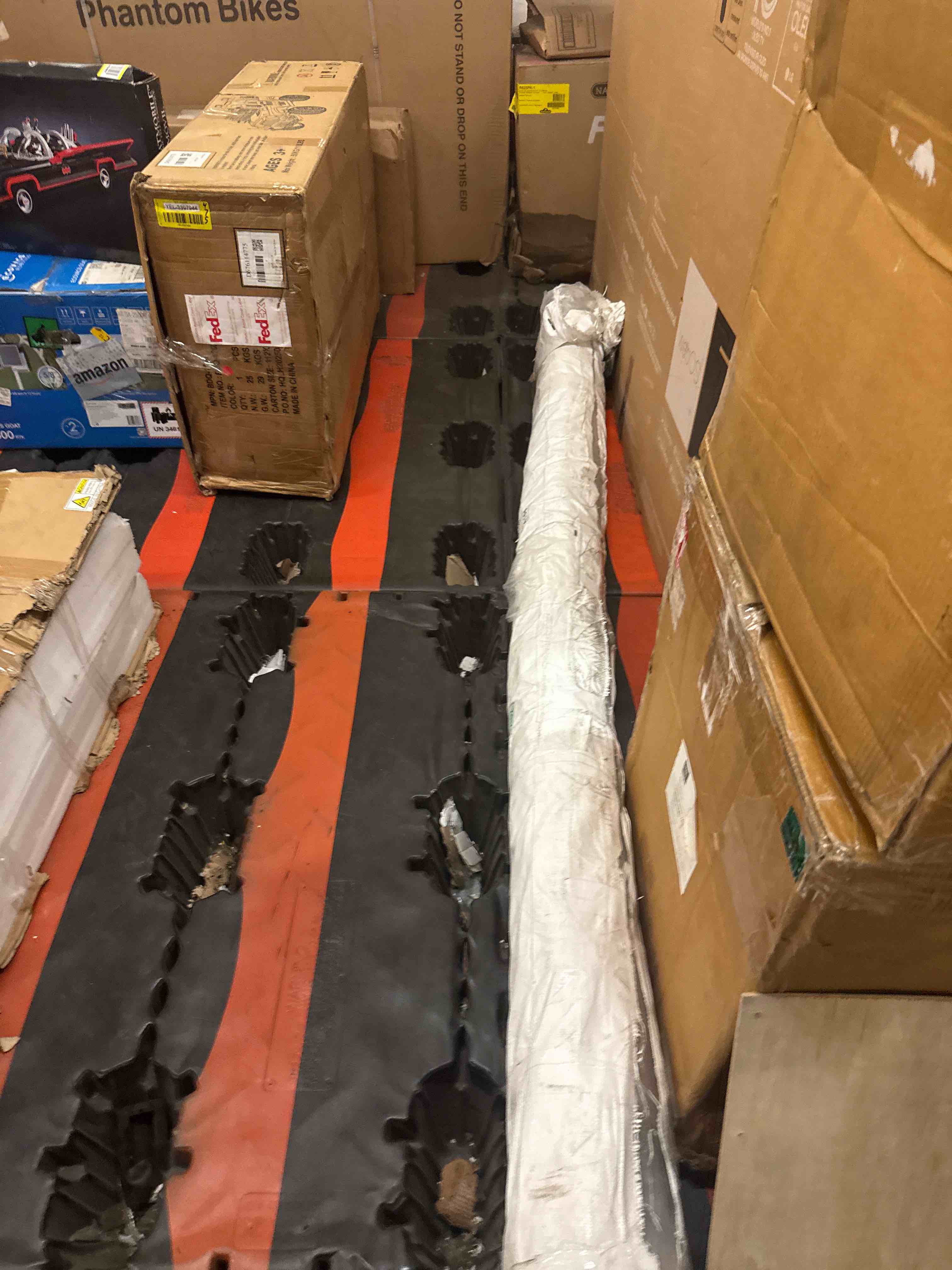 https://s3.amazonaws.com/lotting-images-prod/phillipi/YEL3397958_1758902663735.jpeg
