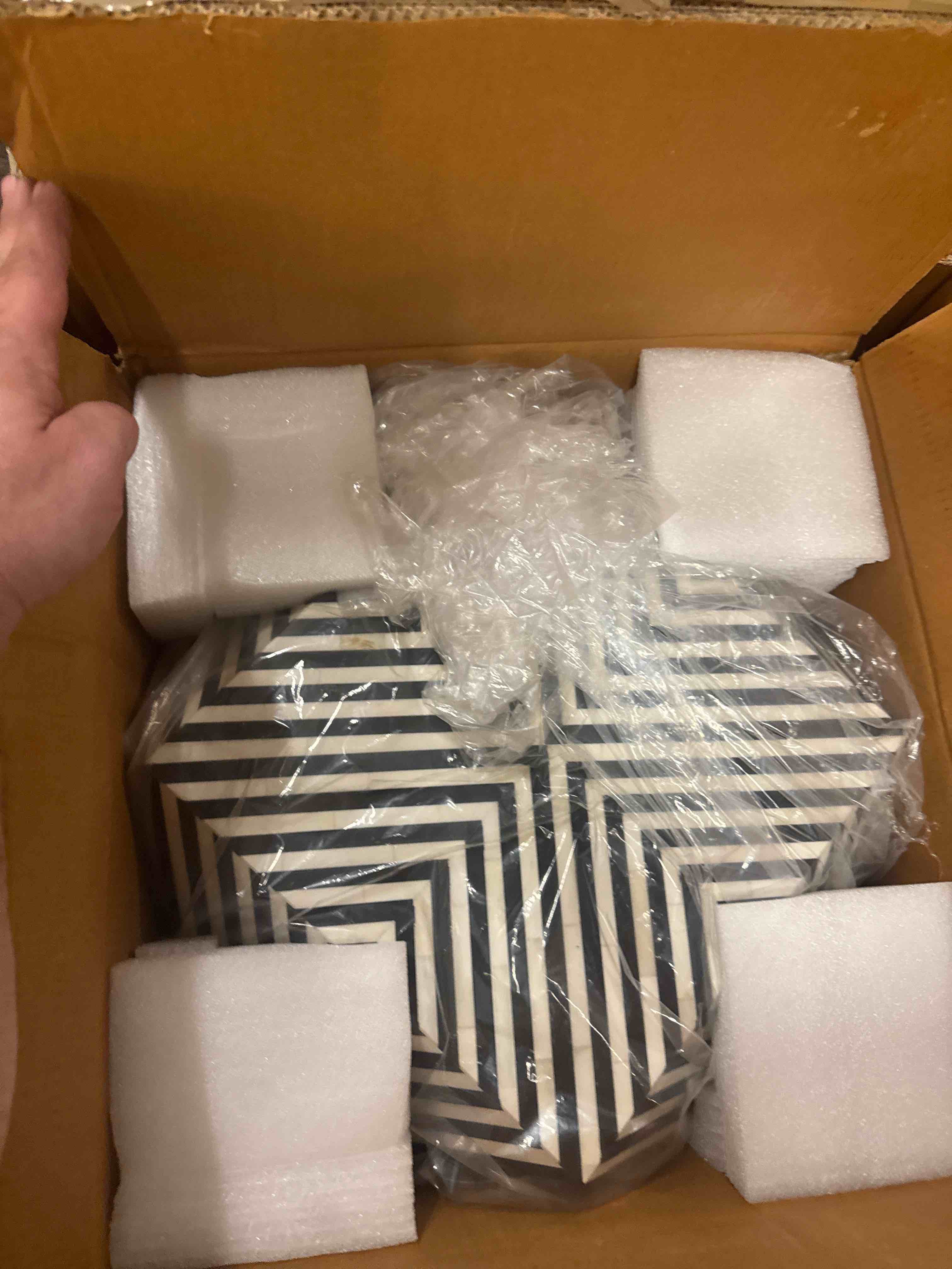 https://s3.amazonaws.com/lotting-images-prod/phillipi/YEL3397959_1758901350919.jpeg