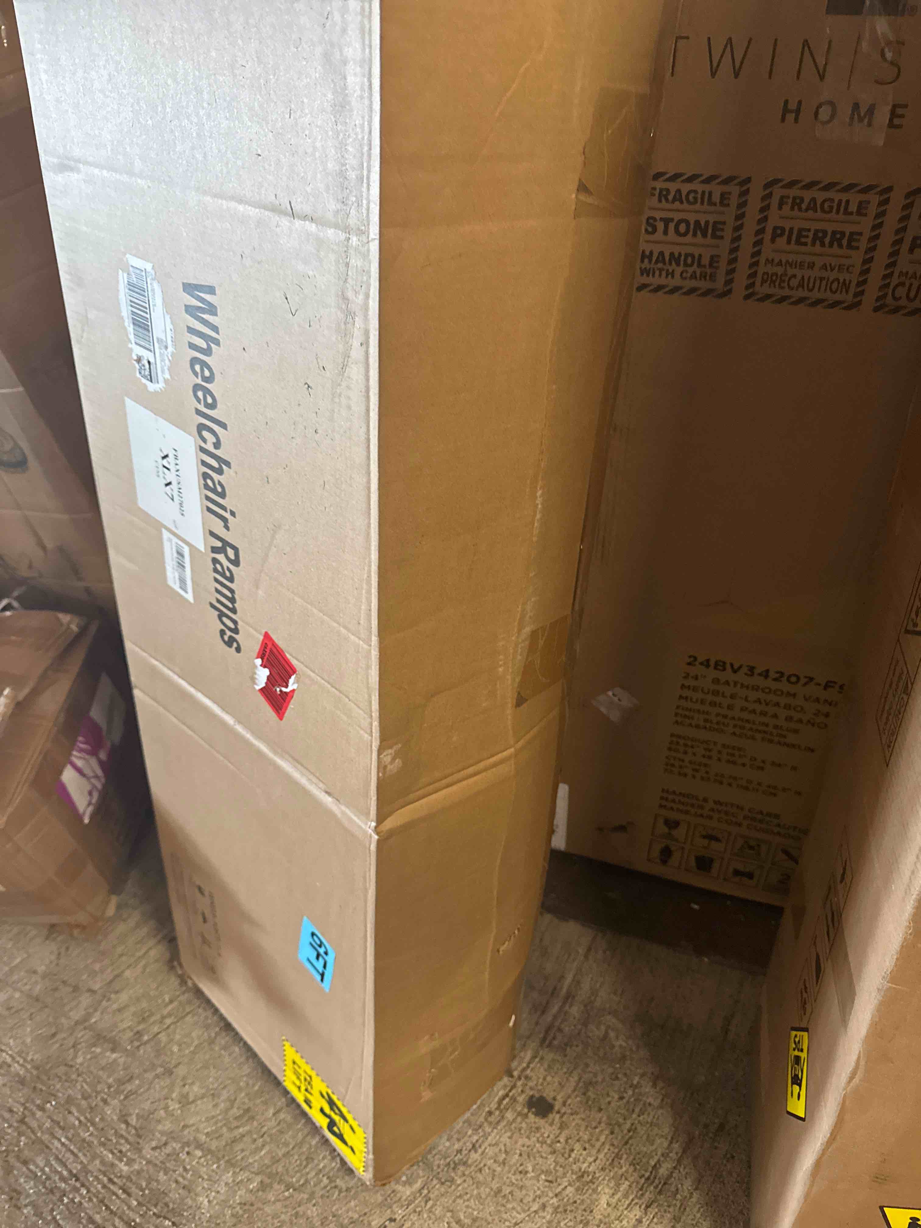 https://s3.amazonaws.com/lotting-images-prod/phillipi/YEL3398007_1759243714955.jpeg