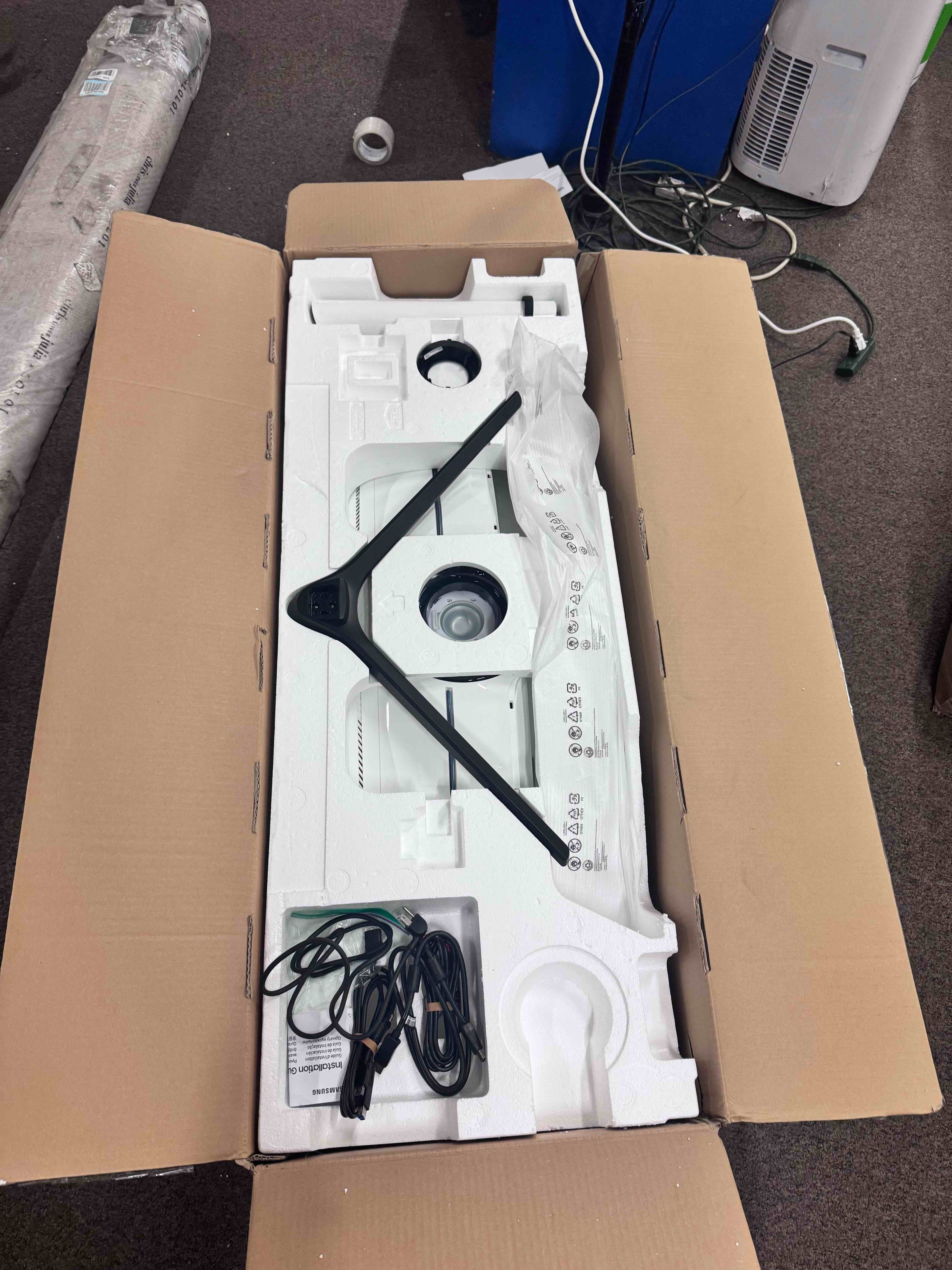 https://s3.amazonaws.com/lotting-images-prod/phillipi/YEL3398139_1760028844707.jpeg