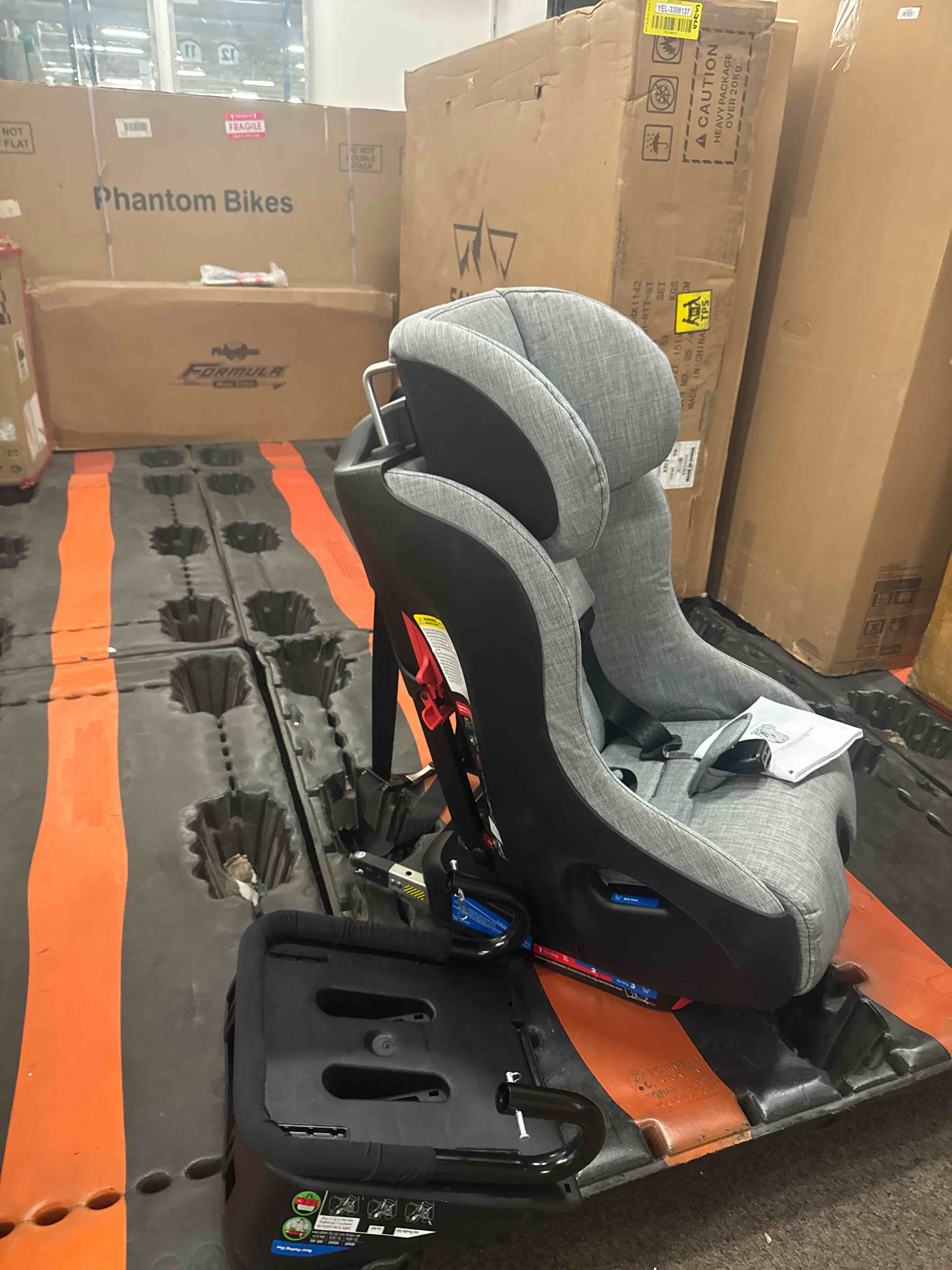 https://s3.amazonaws.com/lotting-images-prod/phillipi/YEL3398156_1760019229832.jpeg