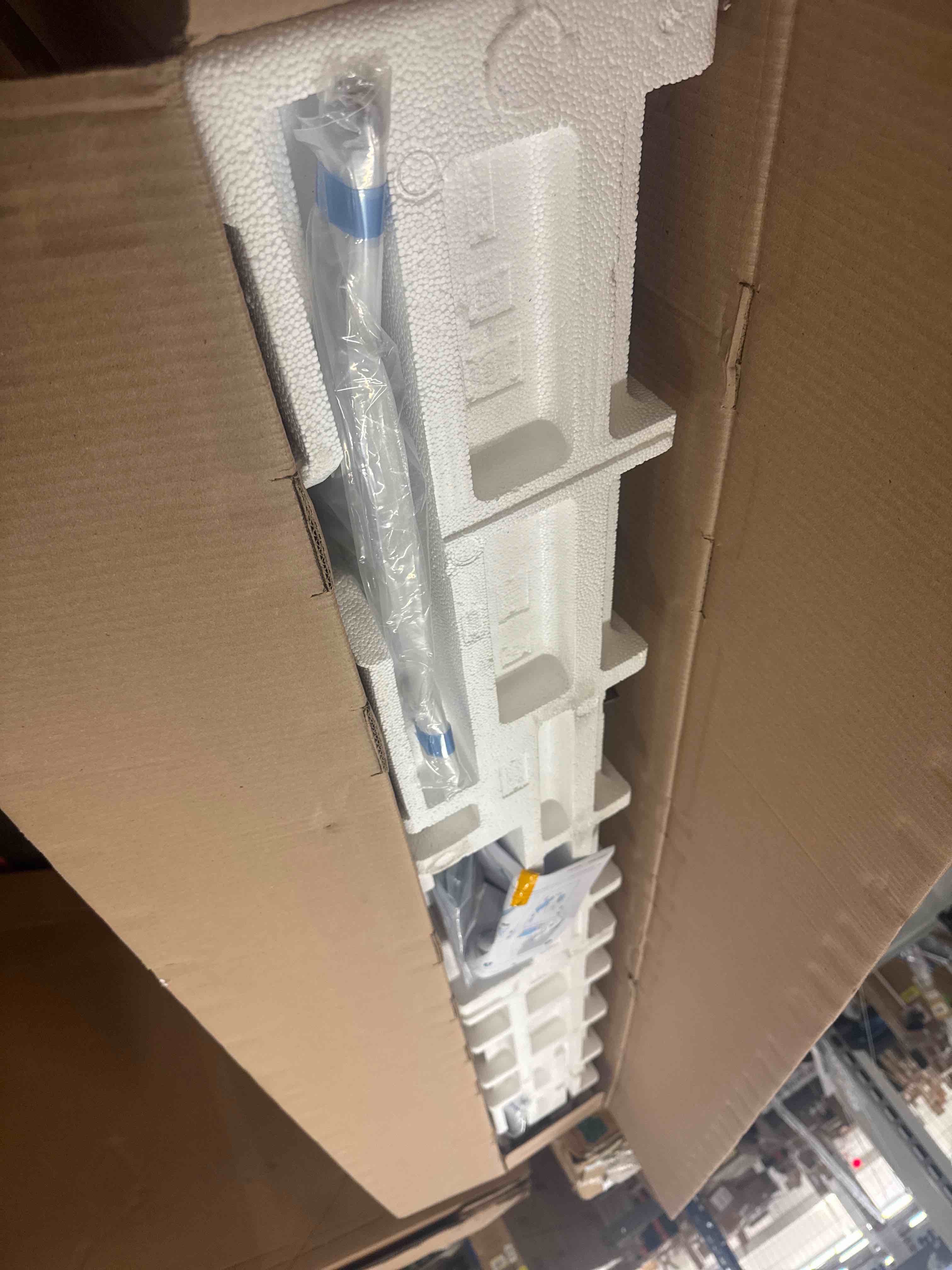 https://s3.amazonaws.com/lotting-images-prod/phillipi/YEL3398160_1760017951984.jpeg