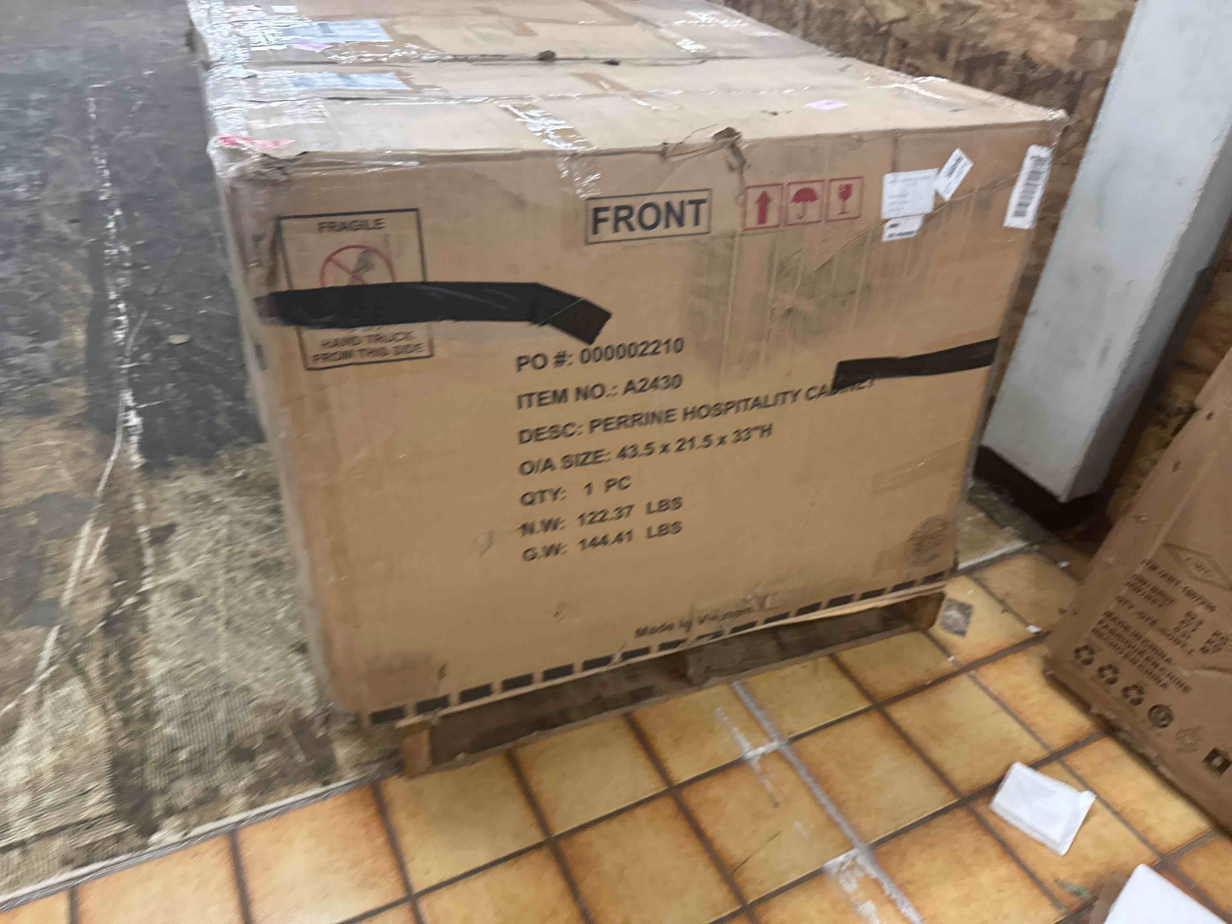 https://s3.amazonaws.com/lotting-images-prod/phillipi/YEL3398170_1760039953584.jpeg