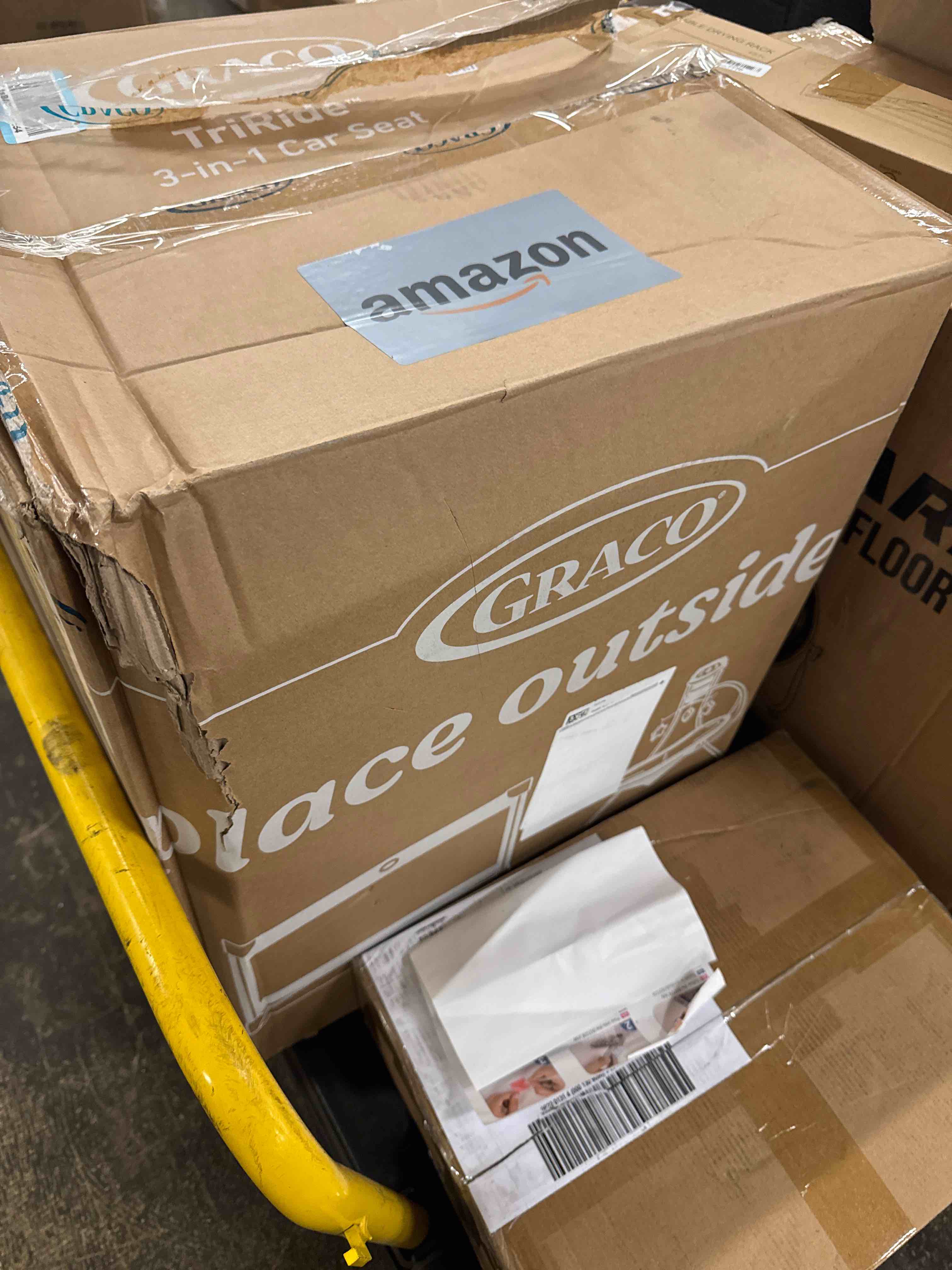 https://s3.amazonaws.com/lotting-images-prod/phillipi/YEL3398199_1760451401734.jpeg