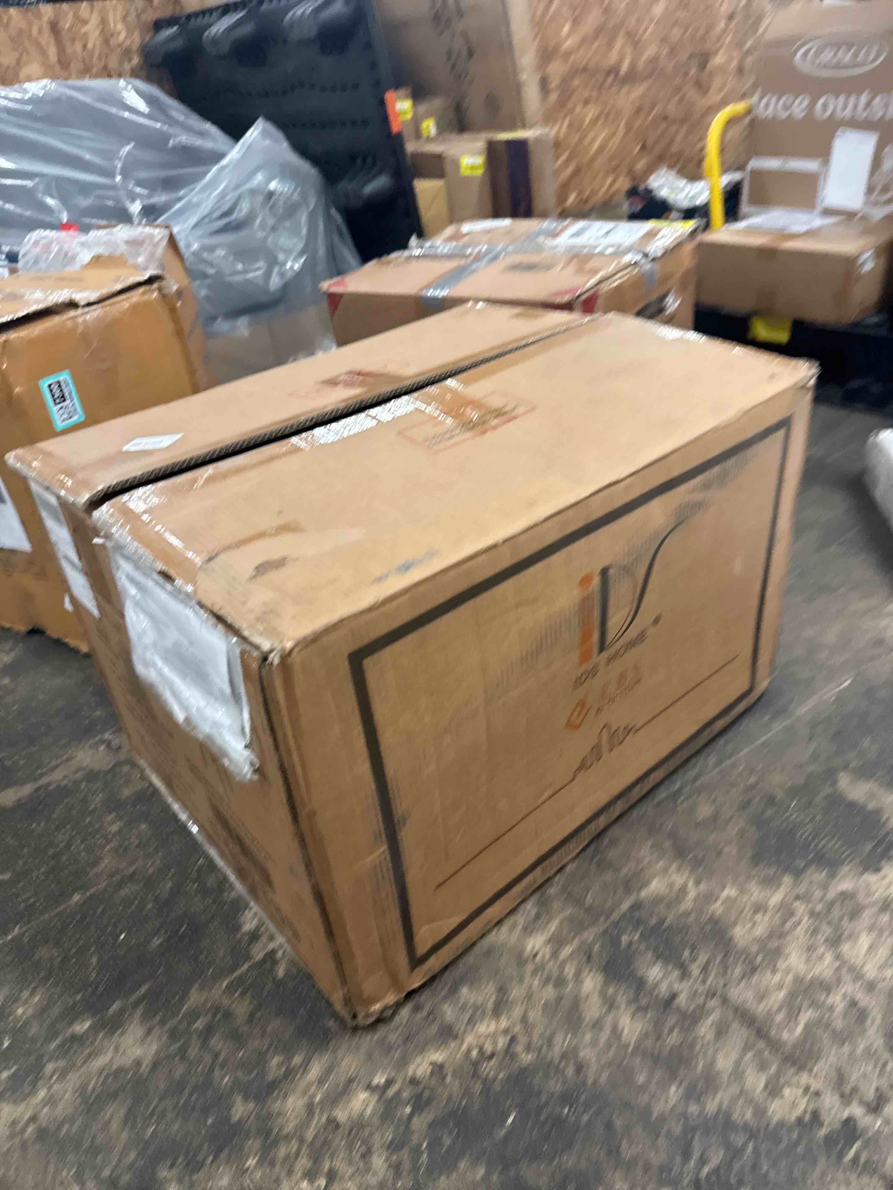 https://s3.amazonaws.com/lotting-images-prod/phillipi/YEL3398206_1760376568093.jpeg