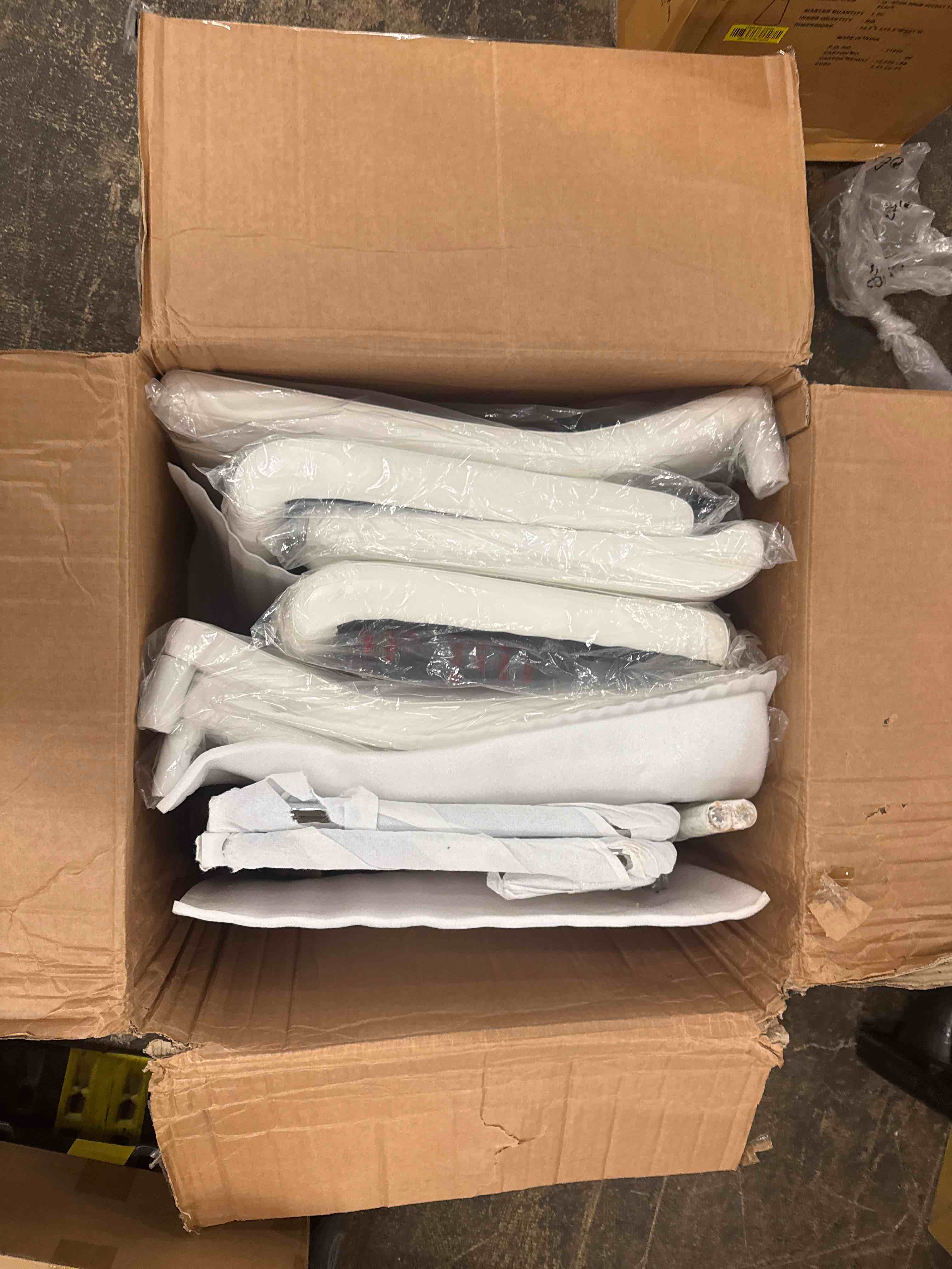https://s3.amazonaws.com/lotting-images-prod/phillipi/YEL3398208_1760375973430.jpeg