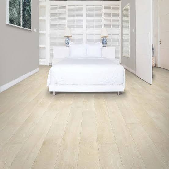 (138.72 Sq Ft.) Mohawk - RevWood Plus - Cypresta - Pumice Oak - Premium Laminate 7.5 x 54.34”  Flooring (BID IS PER AST FT, LOT IS FOR 138.72 SQ FT TOTAL. MSRP $2.99 pER sQ ft.)