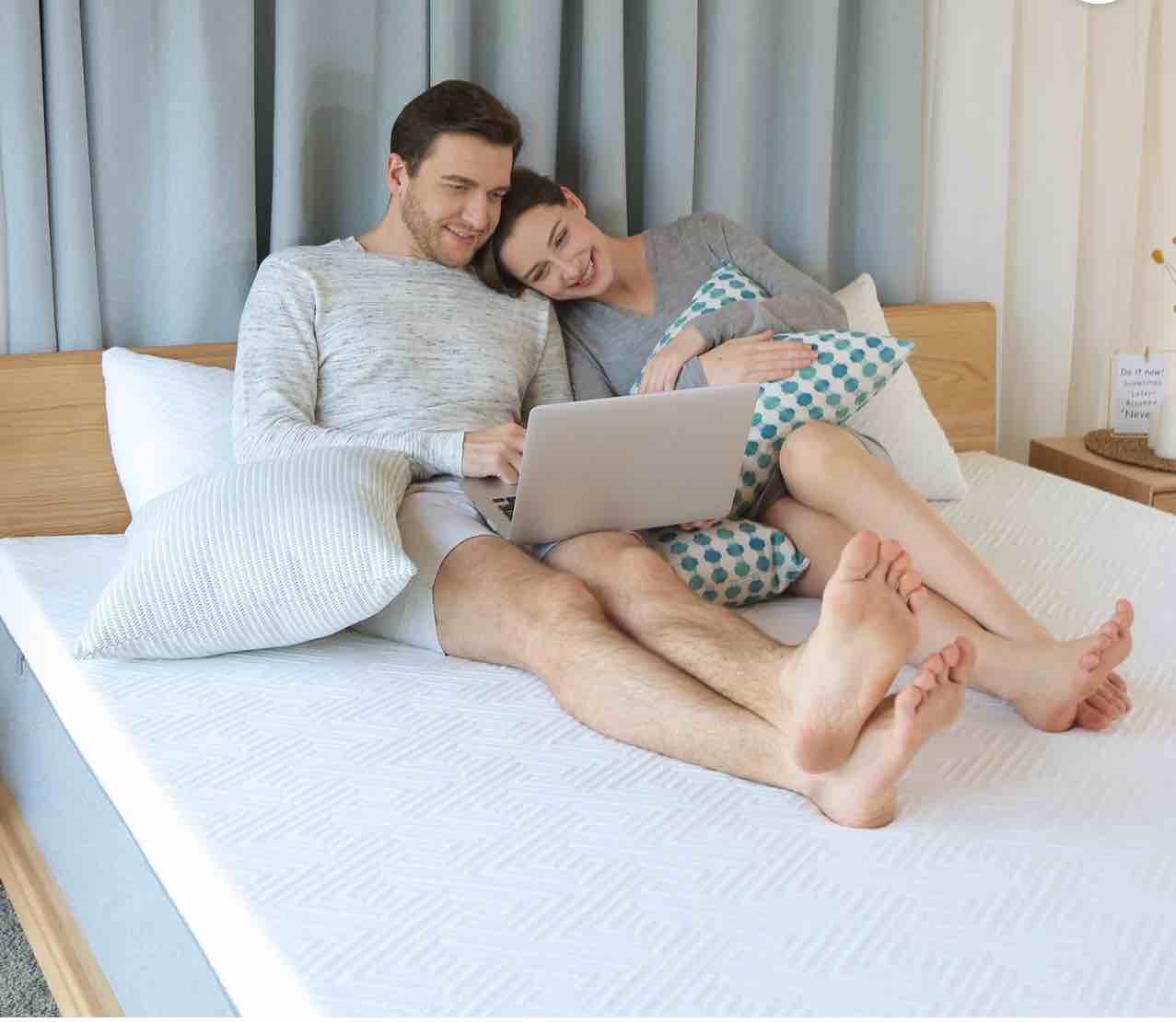 Novilla Queen Size Mattress, 12 Inch Gel Memory Foam Mattress for Cool Night & Pressure Relief, Medium Plush Feel with Motion Isolating, Bliss