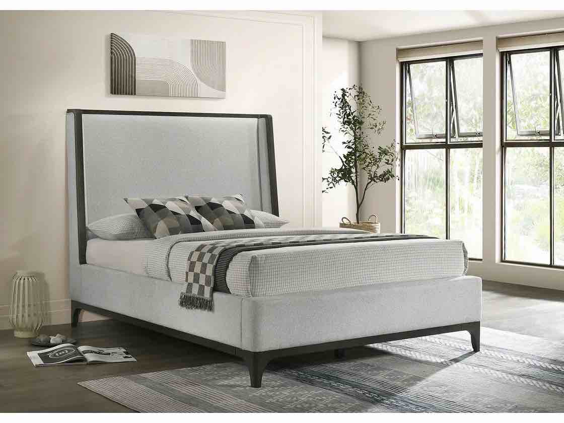 Condition photo showing New/Like New for Furniture of America - Kelso Queen Bed in Light Gray/Dark Gray - FM72008DG-Q by Furniture of America