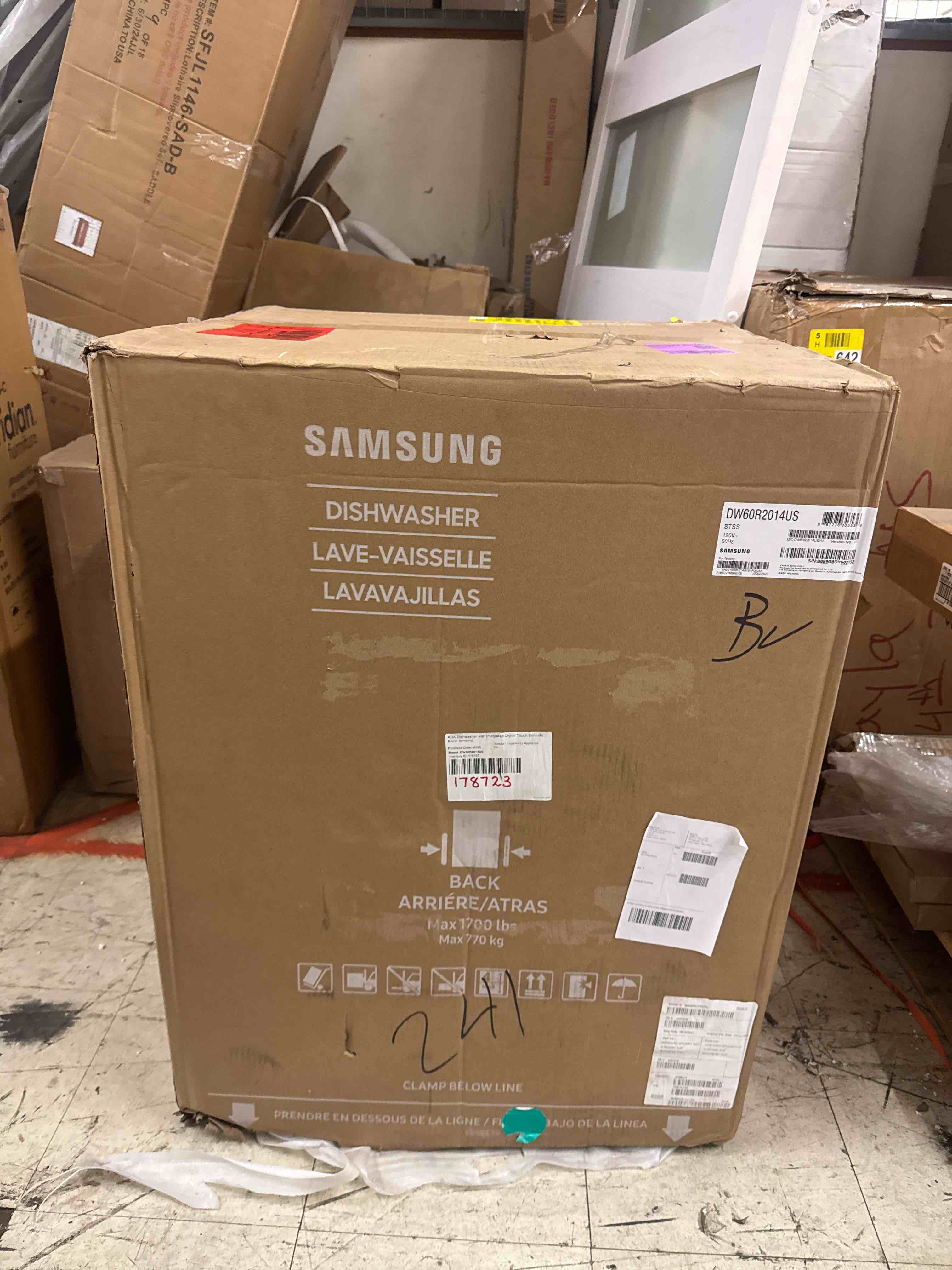 https://s3.amazonaws.com/lotting-images-prod/phillipi/YEL3400441_1777578184918.jpeg