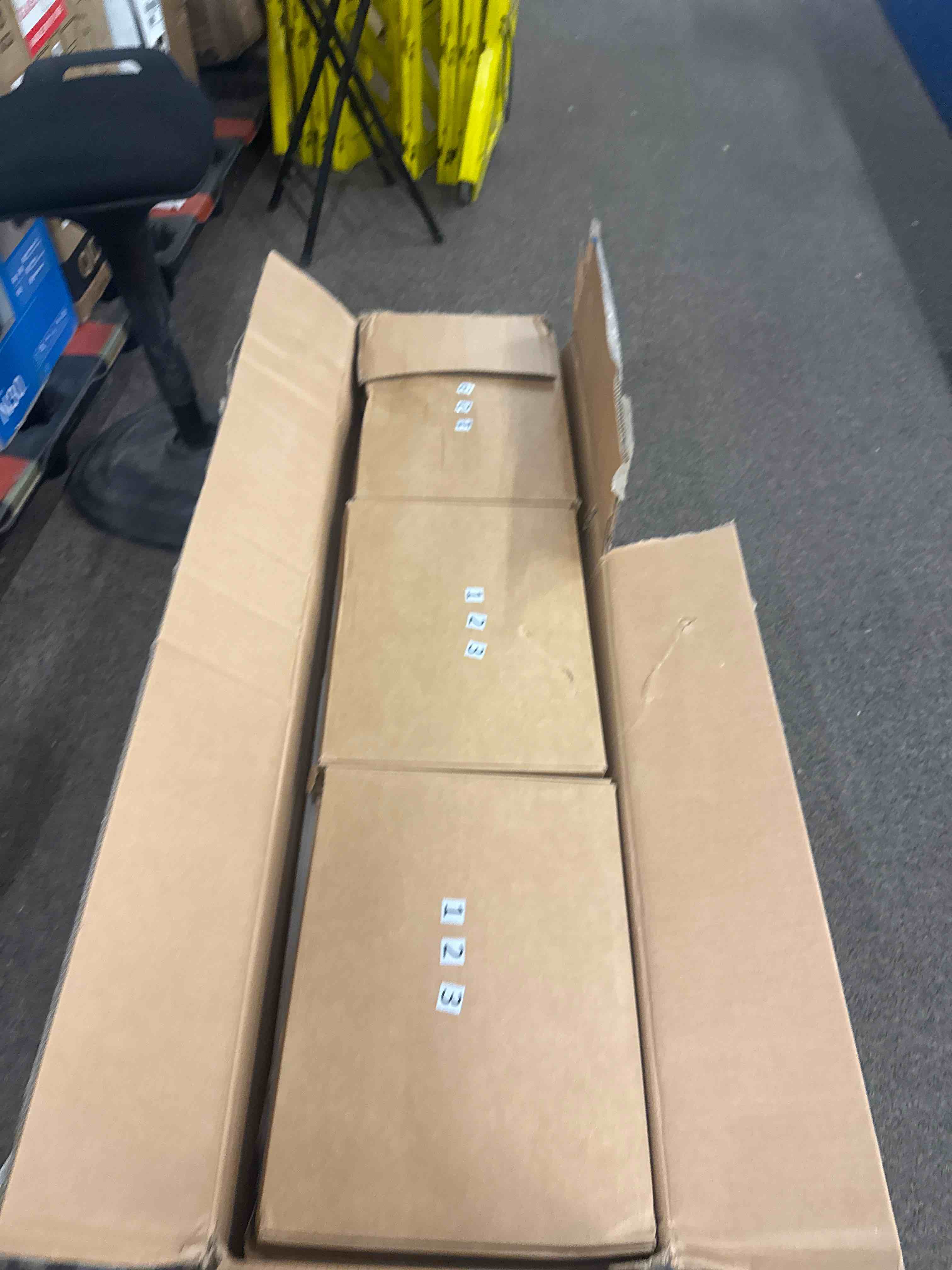 https://s3.amazonaws.com/lotting-images-prod/phillipi/YEL3400462_1778085322891.jpeg