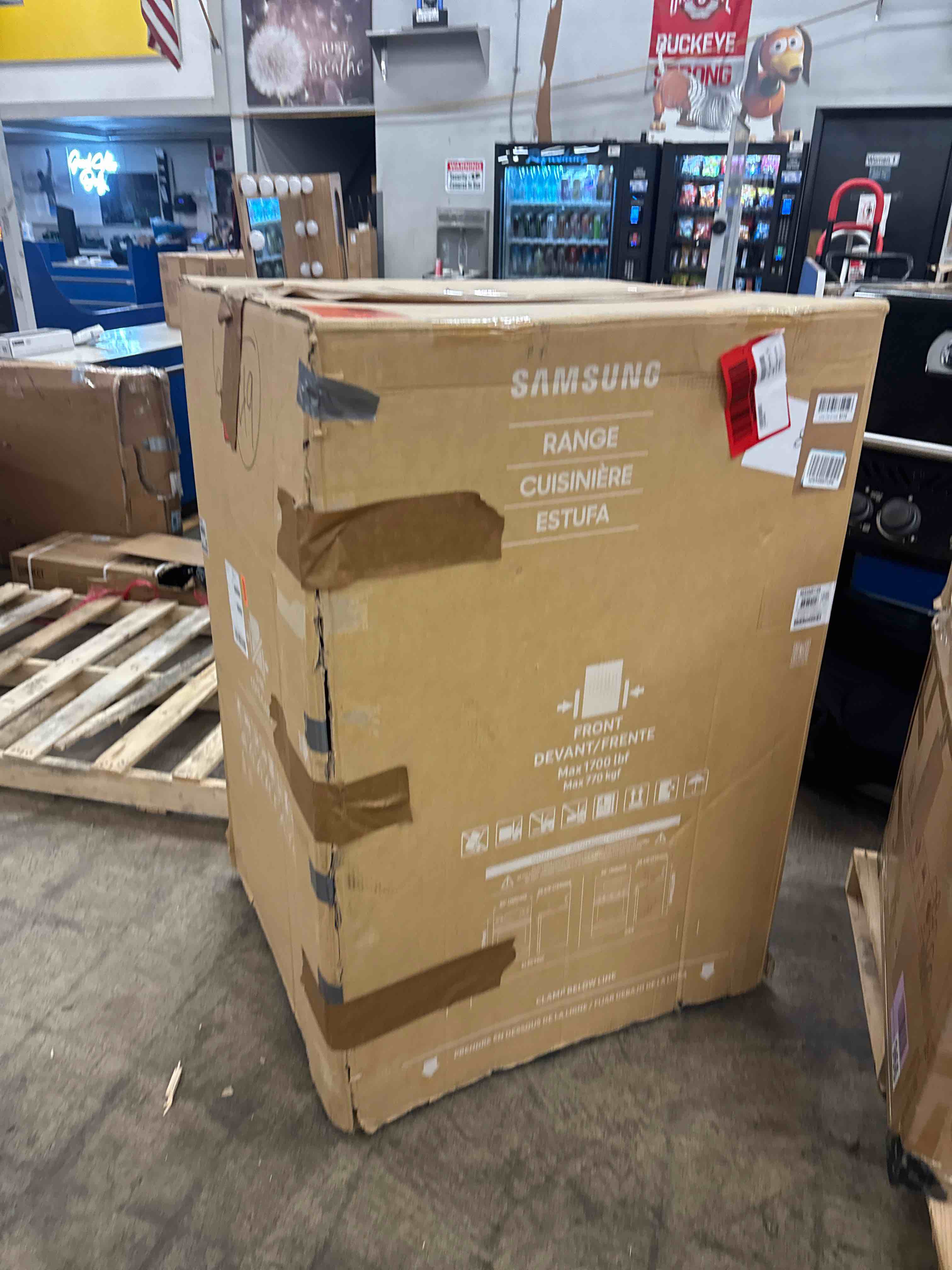 https://s3.amazonaws.com/lotting-images-prod/phillipi/YEL3400476_1778086336866.jpeg