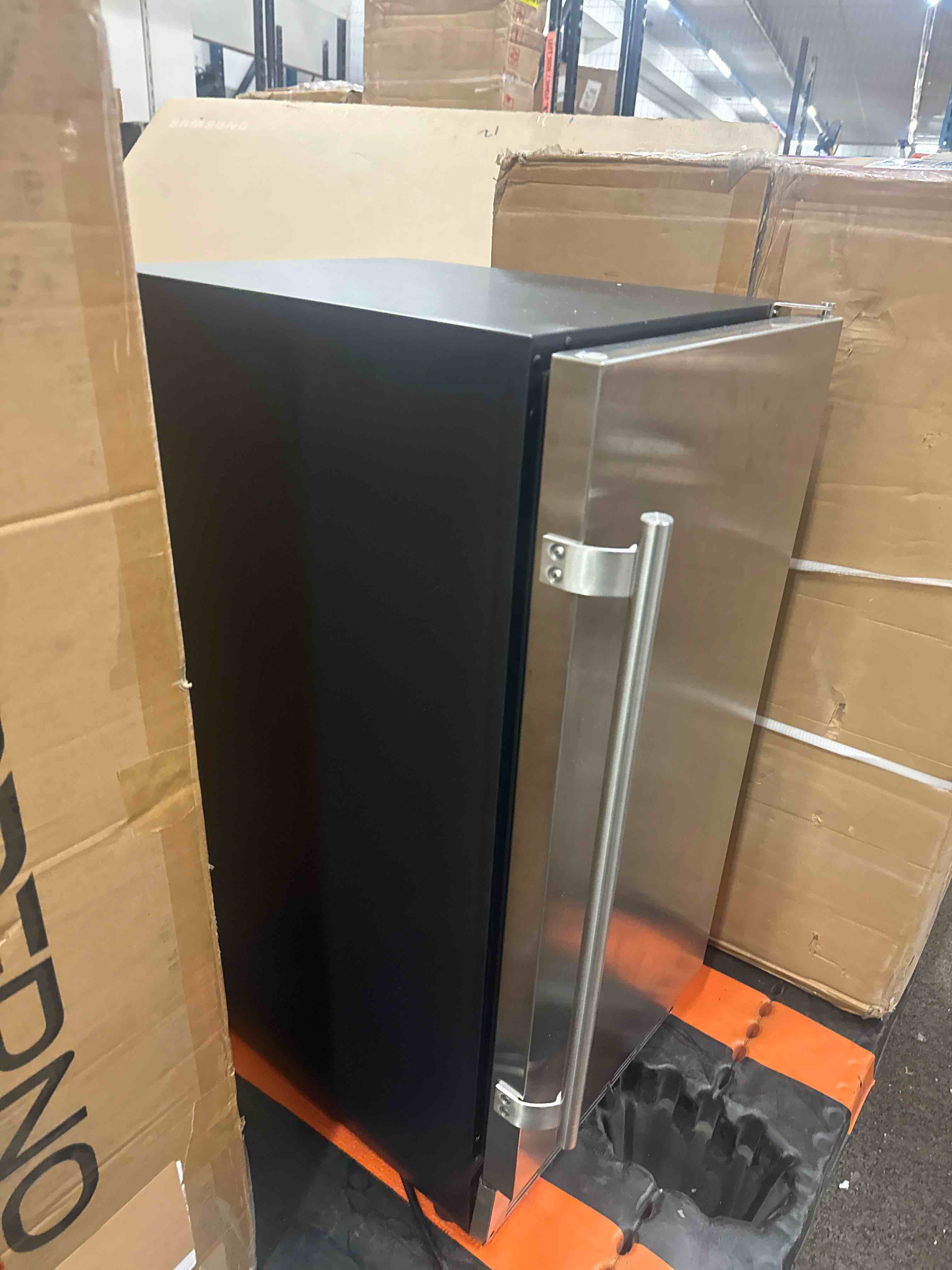 https://s3.amazonaws.com/lotting-images-prod/phillipi/YEL3400736_1781716007984.jpeg