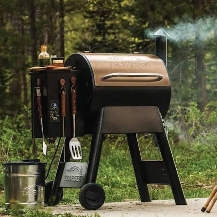 Condition photo showing New/Like New for traeger pro series 22 wood pellet grill bronze tfb57pzbo