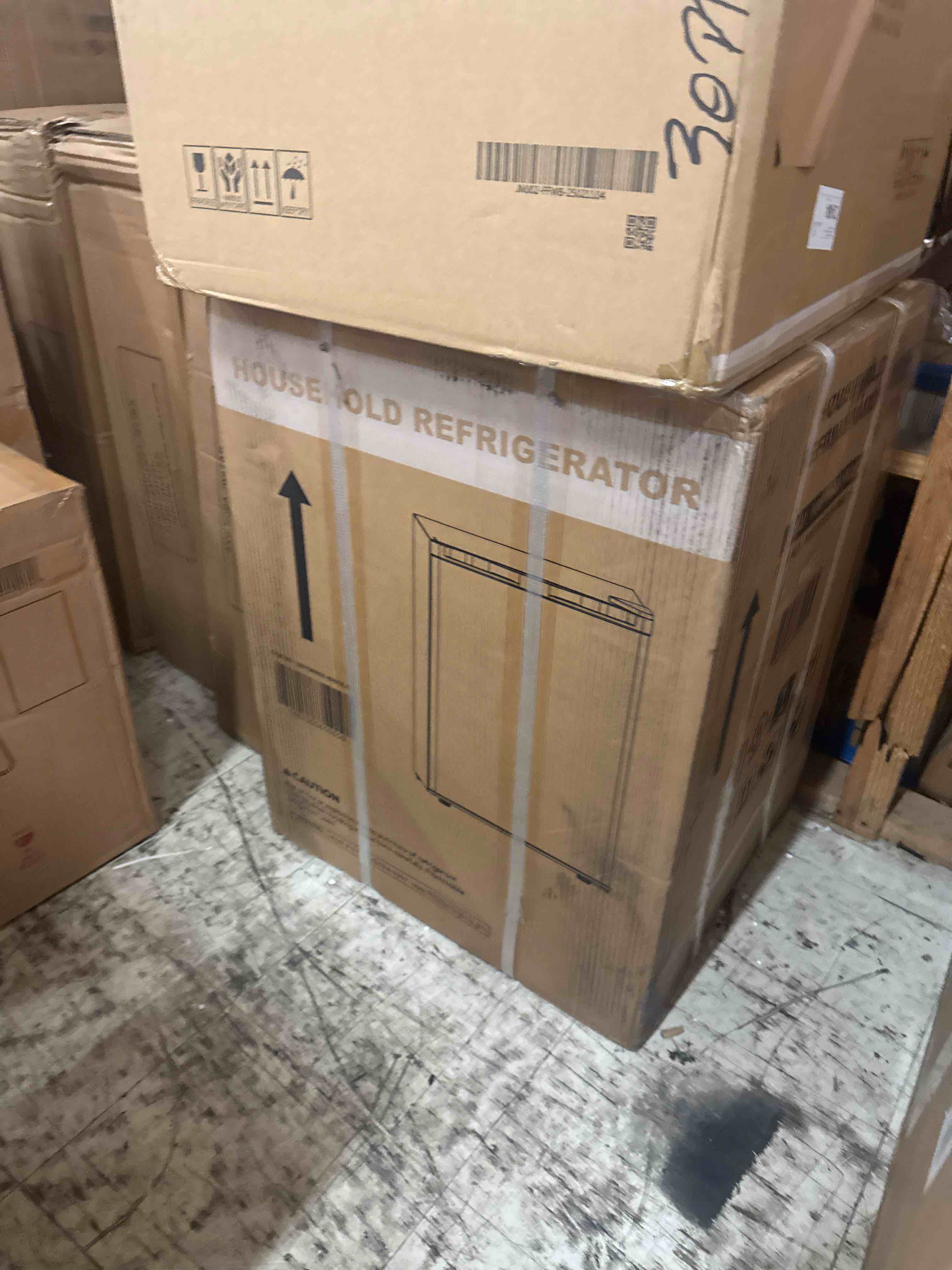 Condition photo showing New/Like New for antarctic star mini fridge compact refrigerator with freezer, single reversible door, dorm fridge, wire shelf, defrost button, for bedroom, office, garage, 1.7 cu. ft, white