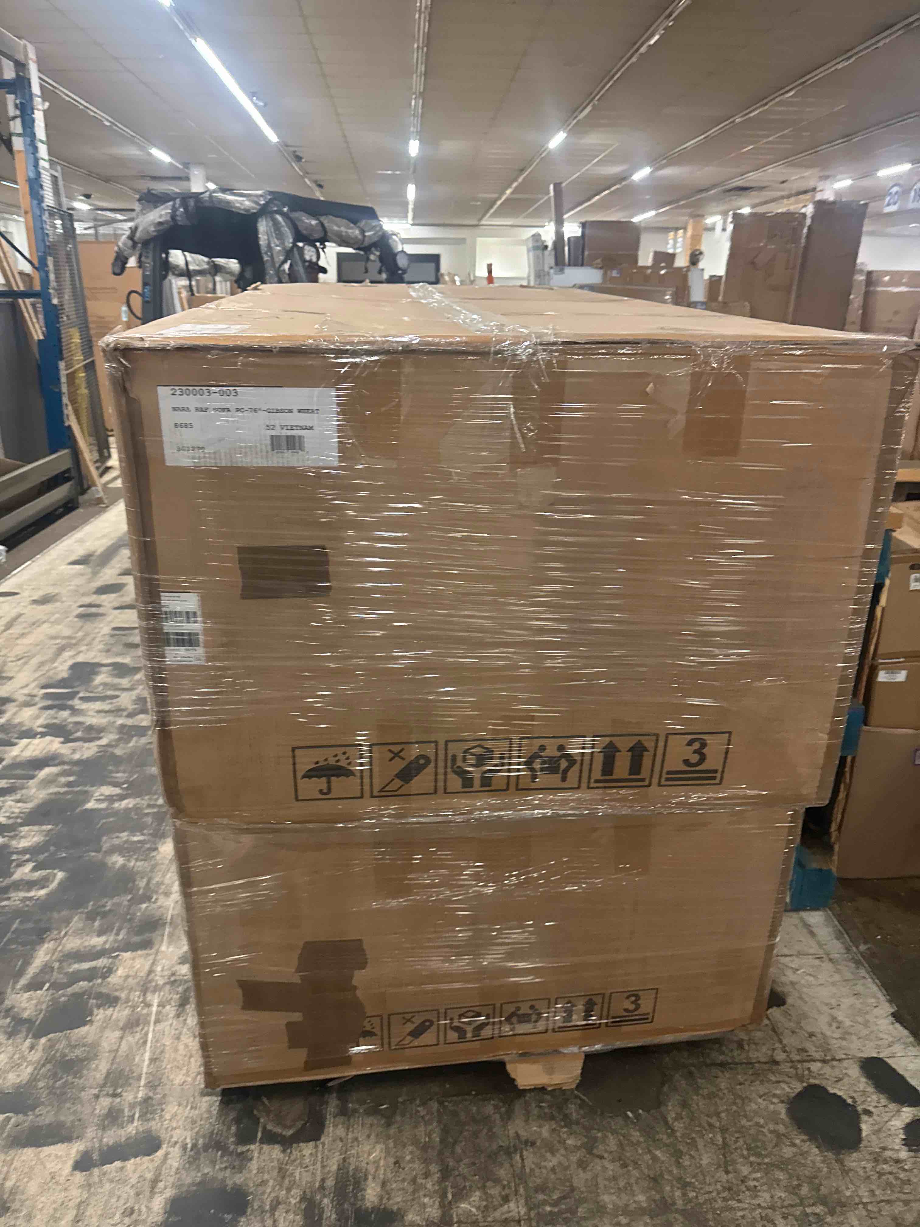 https://s3.amazonaws.com/lotting-images-prod/phillipi/YEL3401709_1779468422069.jpeg