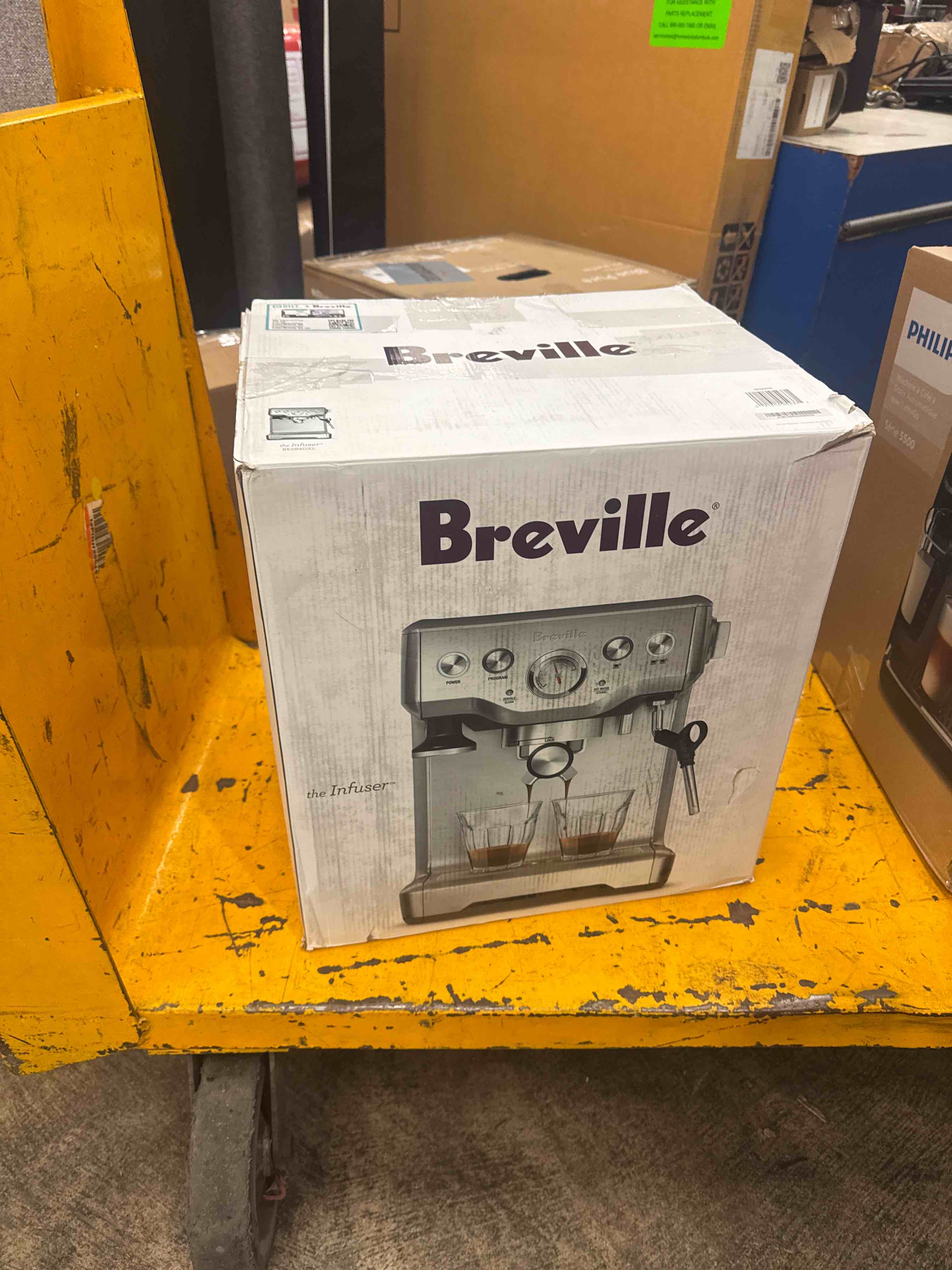 Condition photo showing New/Like New for breville infuser espresso machine bes840xl