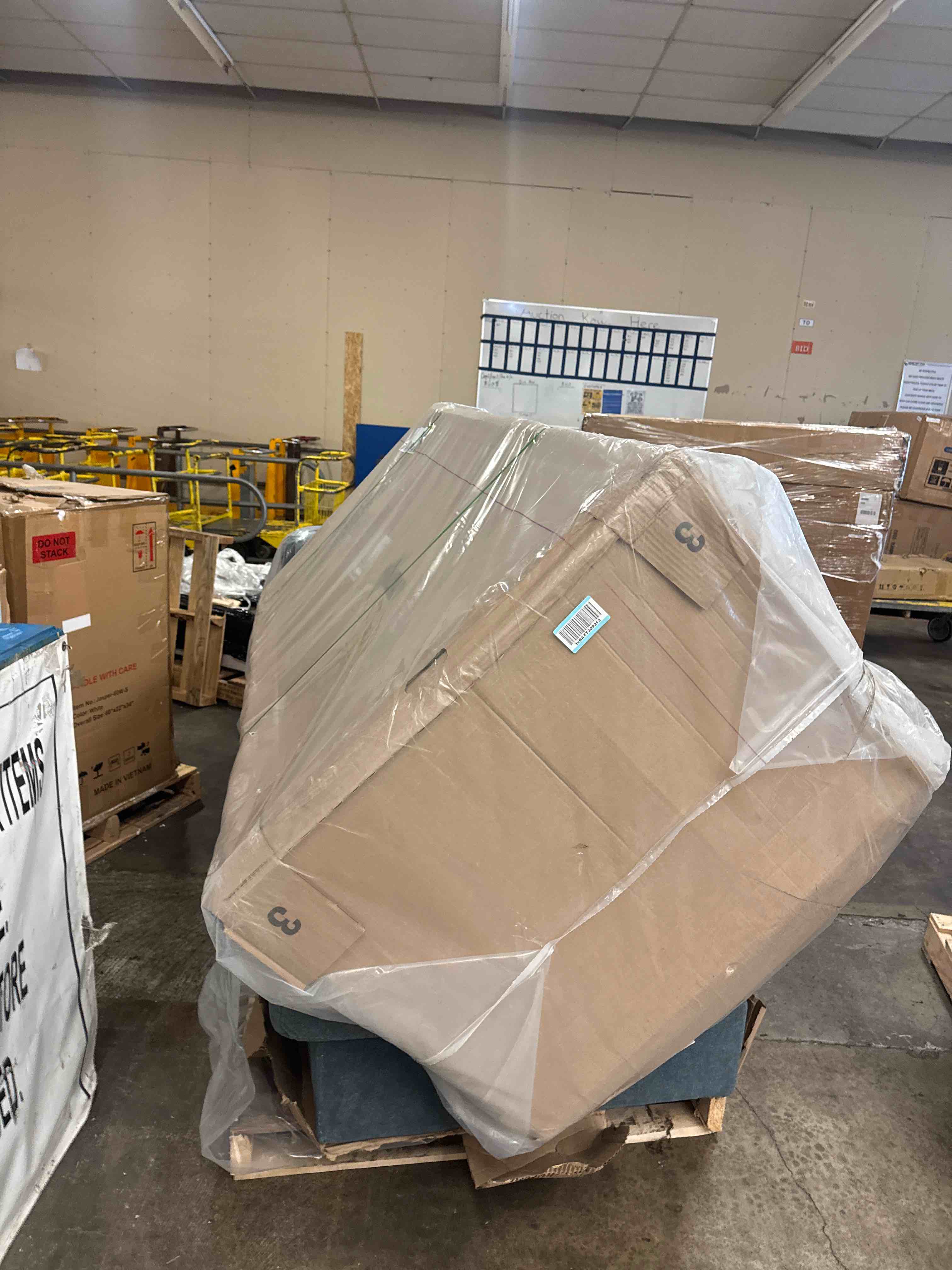 https://s3.amazonaws.com/lotting-images-prod/phillipi/YEL3401868_1781270451156.jpeg