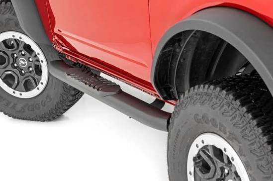 Condition photo showing New/Like New for rough country oval nerf step bars for ford bronco (2021-2025) 4-door - oem style rails with built-in side steps