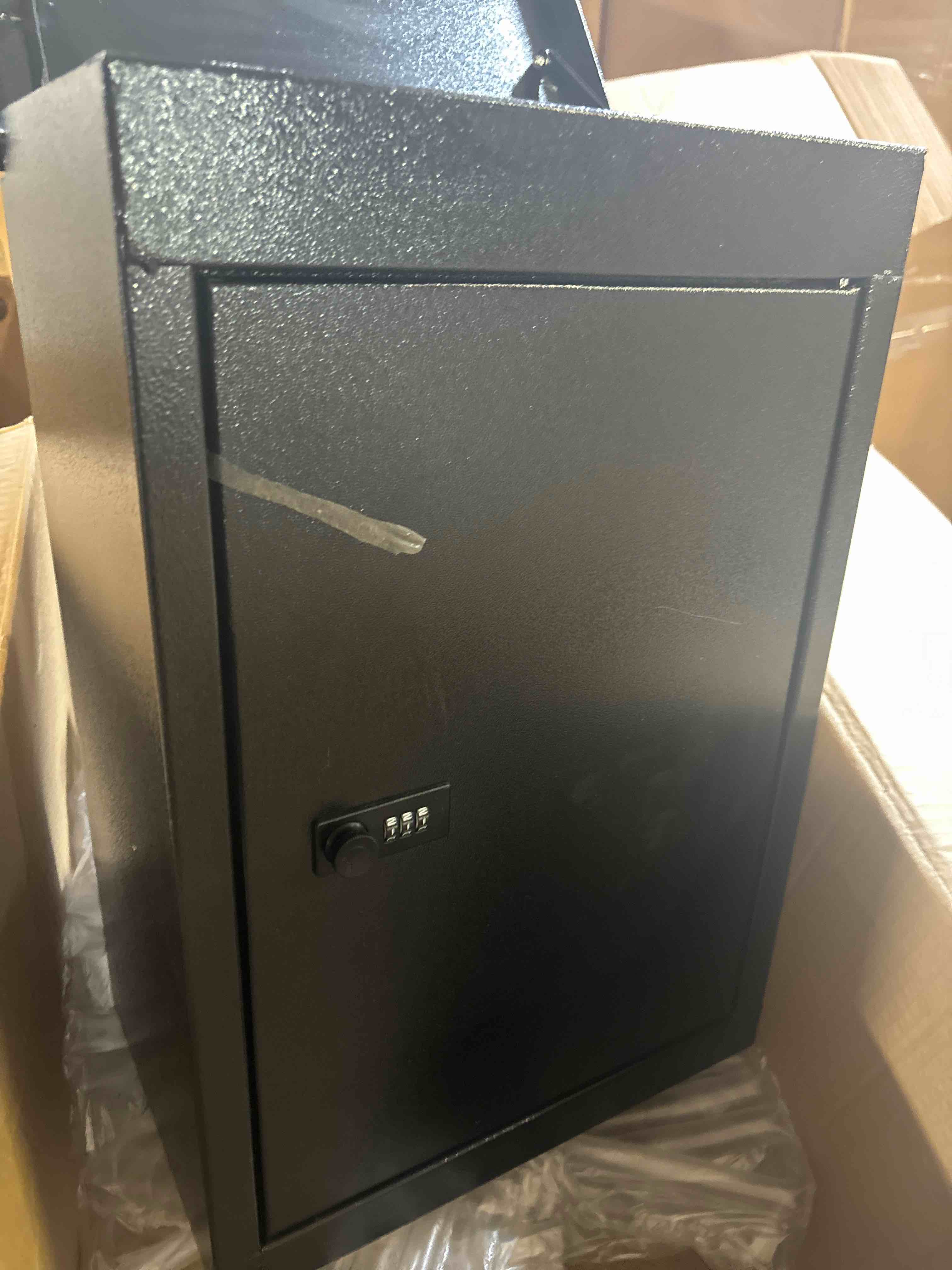 https://s3.amazonaws.com/lotting-images-prod/phillipi/YEL3779346_1726759288548.jpeg