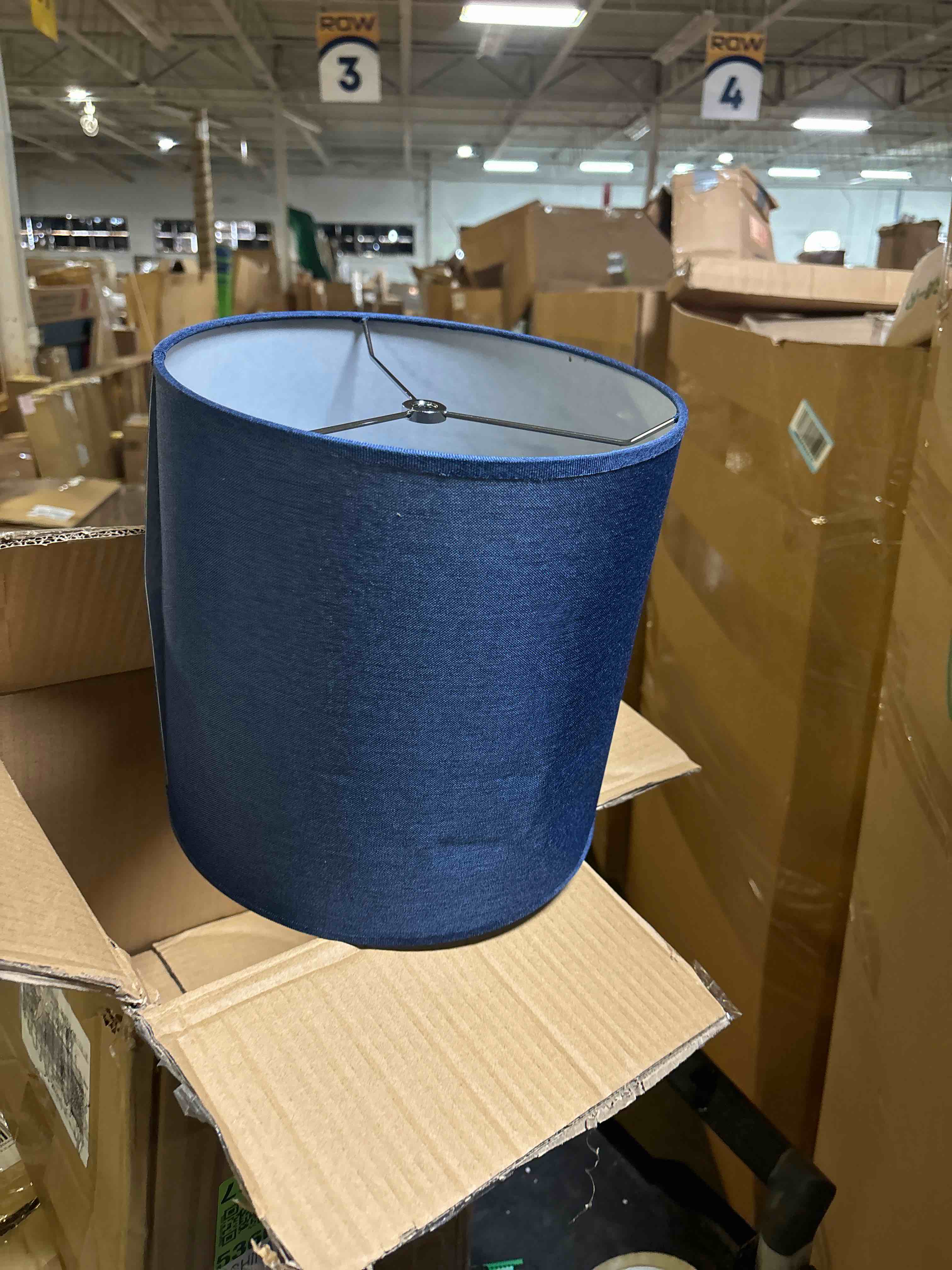 https://s3.amazonaws.com/lotting-images-prod/phillipi/YEL3779358_1726762251168.jpeg