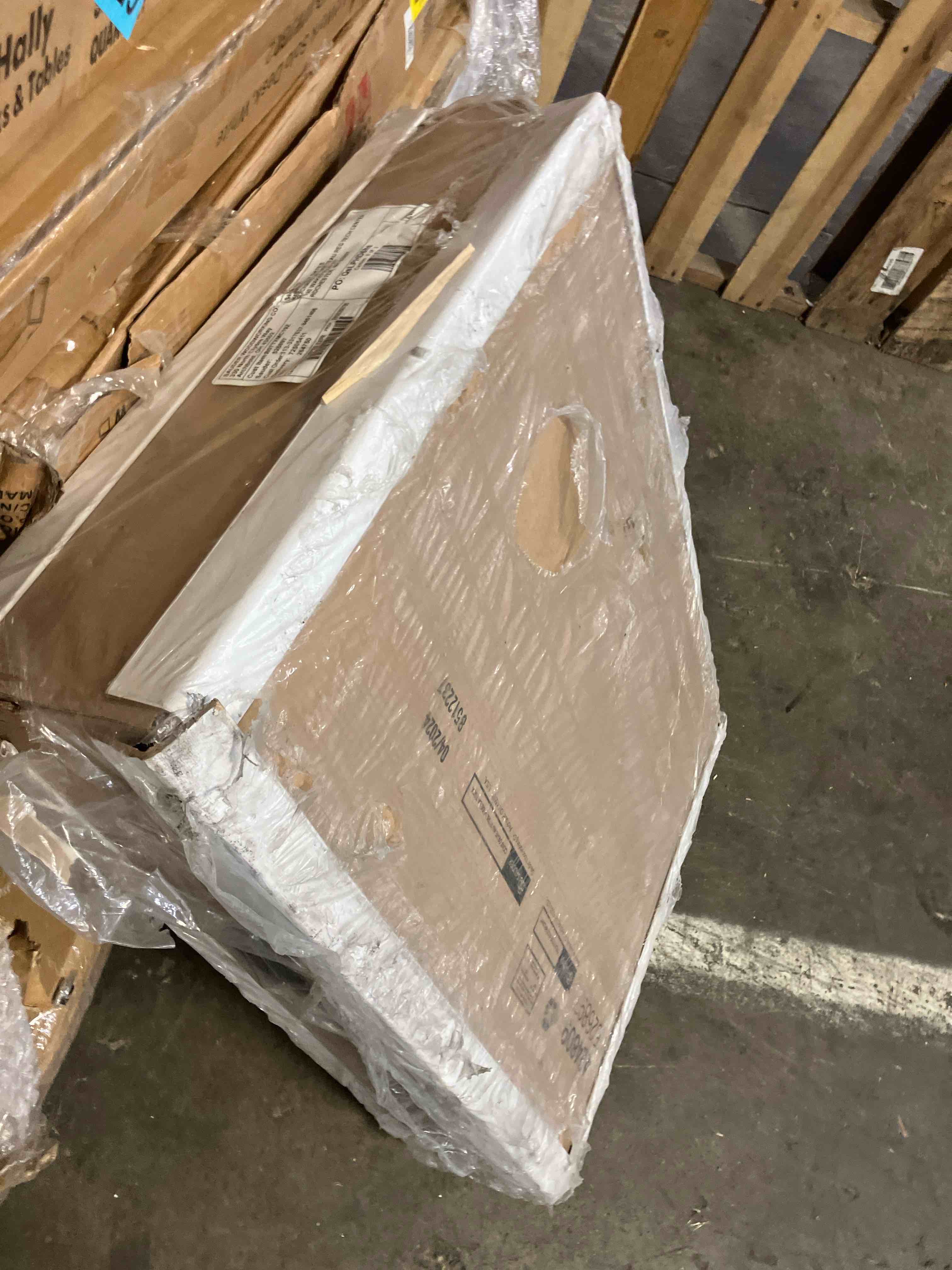 https://s3.amazonaws.com/lotting-images-prod/phillipi/YEL3780526_1724944720346.jpeg