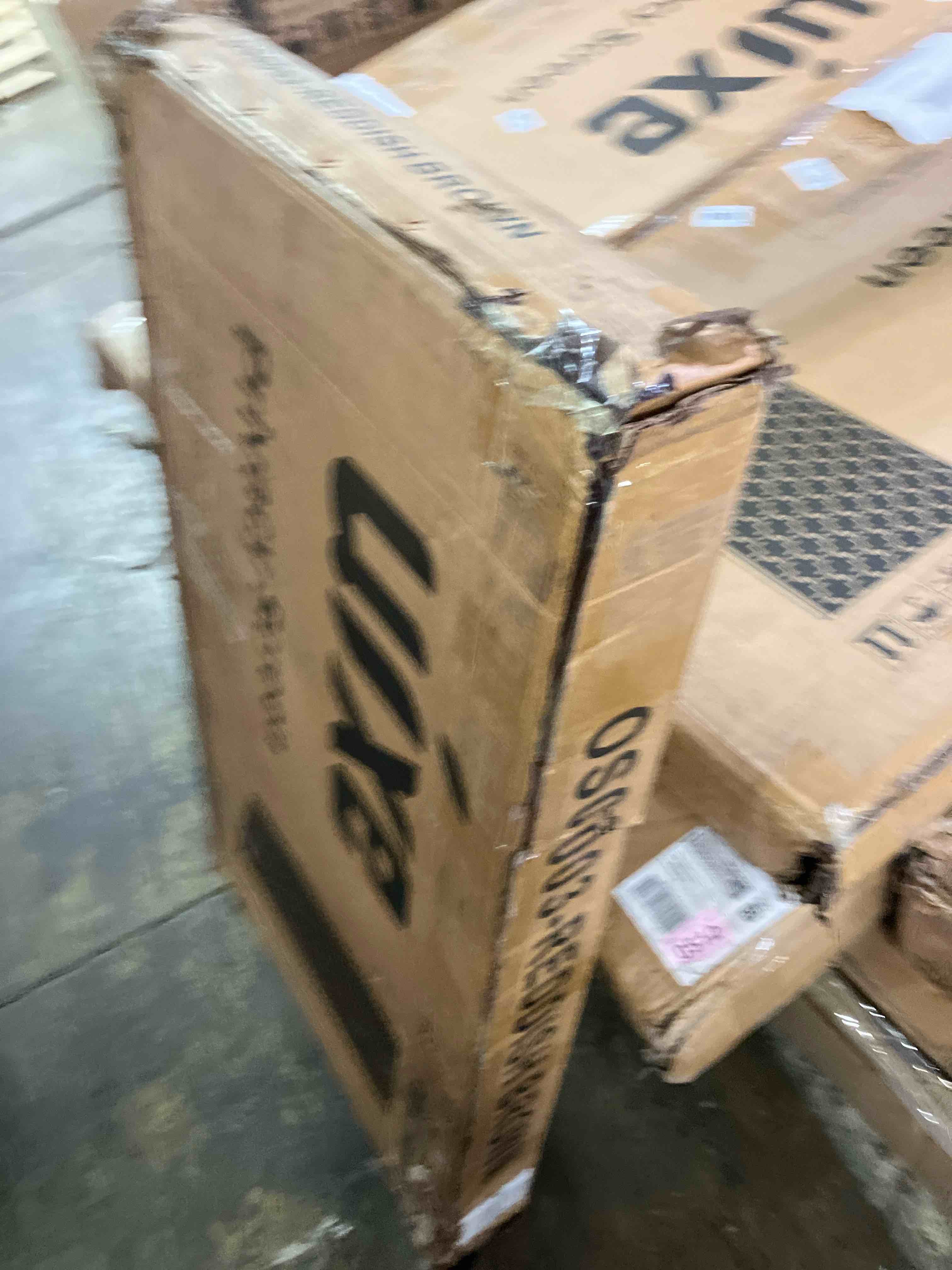 https://s3.amazonaws.com/lotting-images-prod/phillipi/YEL3780591_1725041436204.jpeg