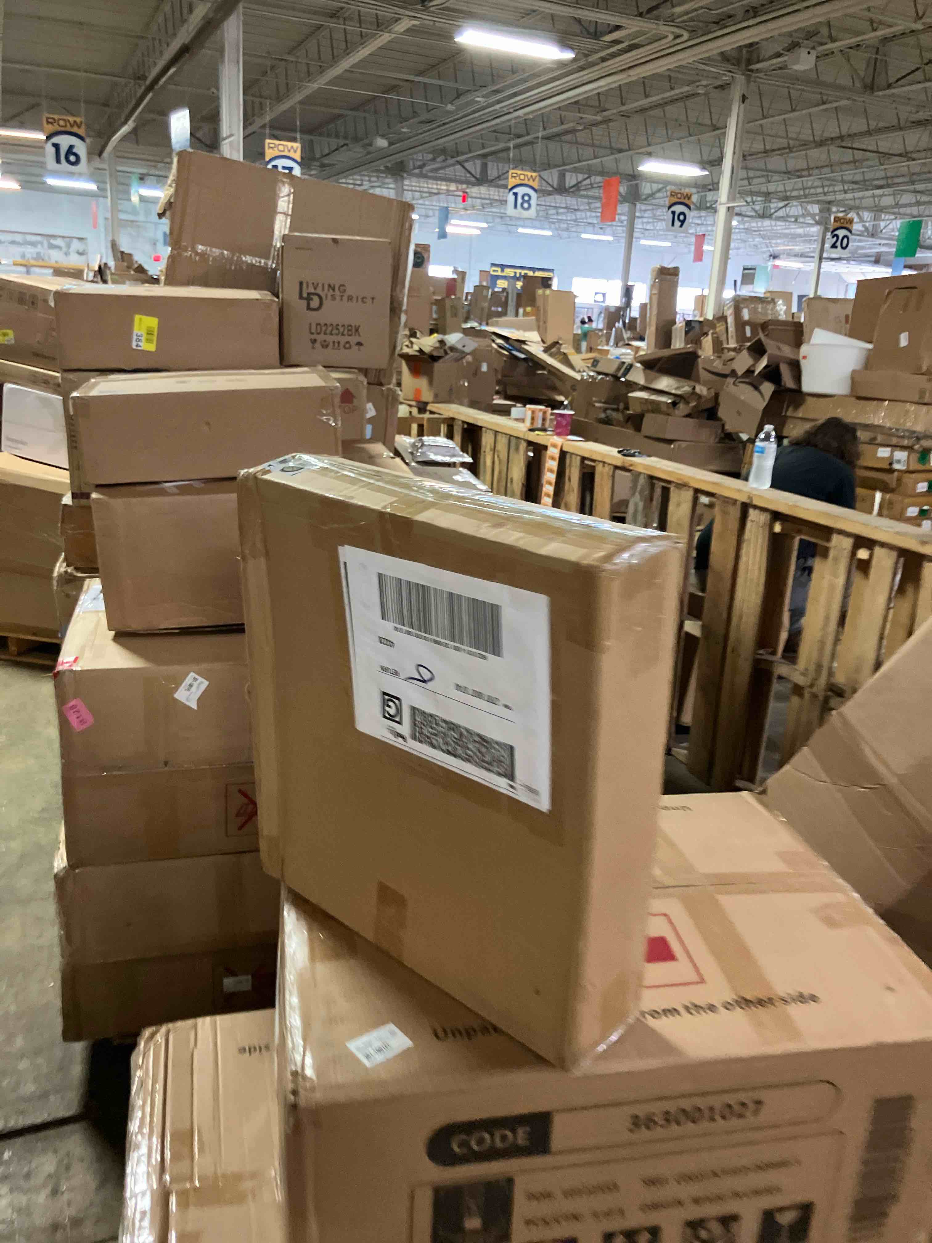https://s3.amazonaws.com/lotting-images-prod/phillipi/YEL3780598_1725042170052.jpeg