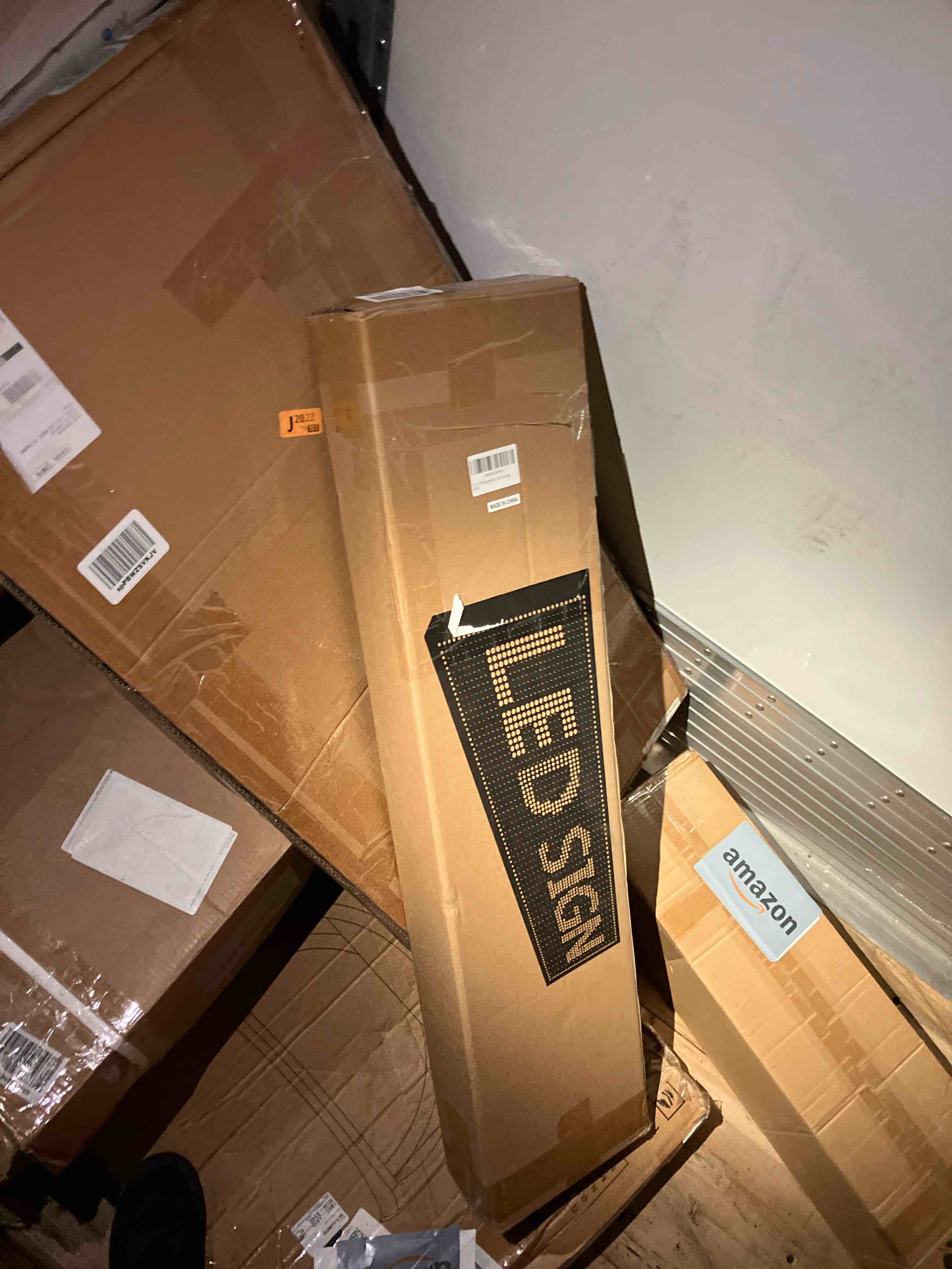 https://s3.amazonaws.com/lotting-images-prod/phillipi/YEL3785294_1734209468413.jpeg