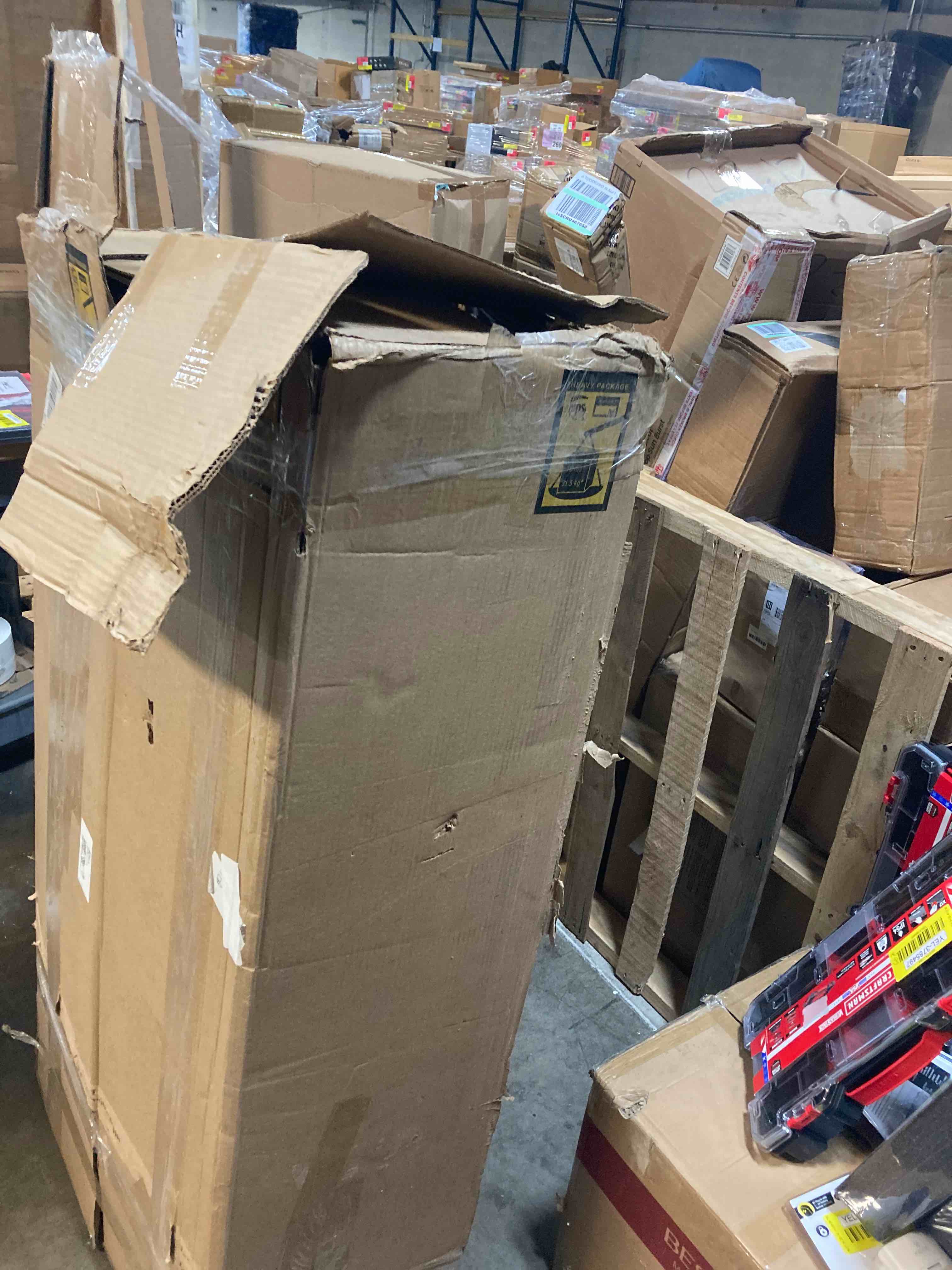 https://s3.amazonaws.com/lotting-images-prod/phillipi/YEL3785507_1734549483009.jpeg