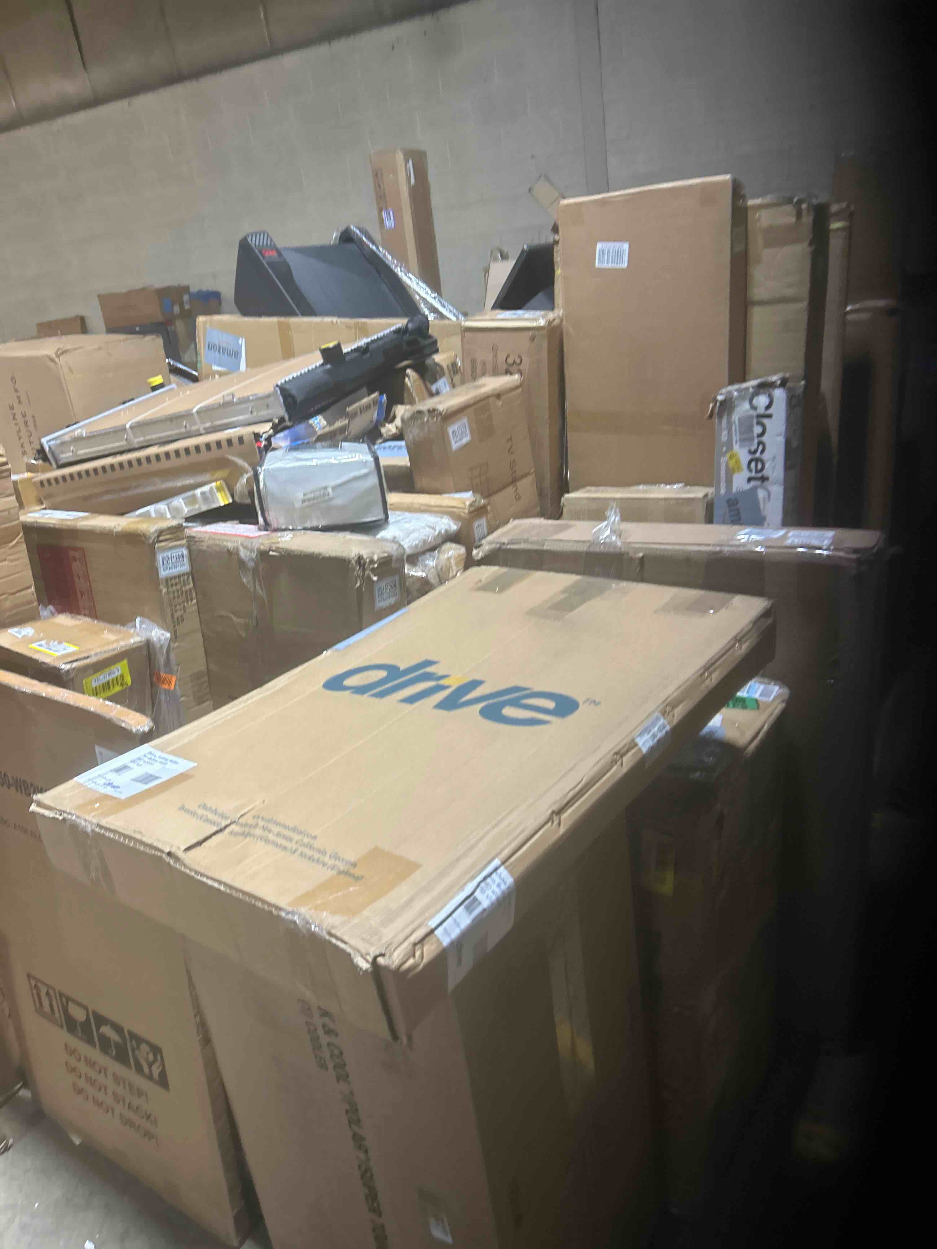 https://s3.amazonaws.com/lotting-images-prod/phillipi/YEL3785886_1735666716891.jpeg