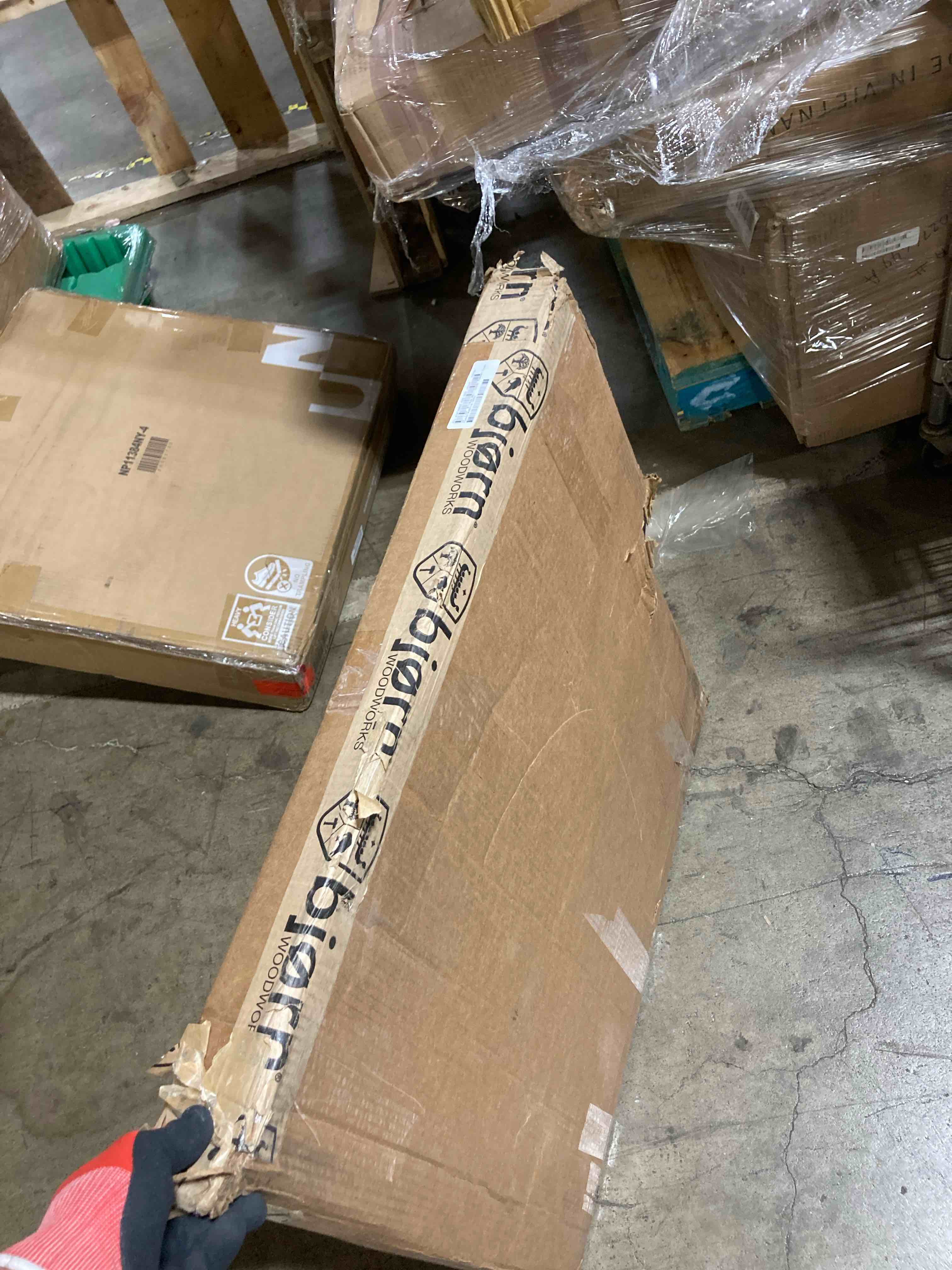 https://s3.amazonaws.com/lotting-images-prod/phillipi/YEL3786769_1729176089206.jpeg