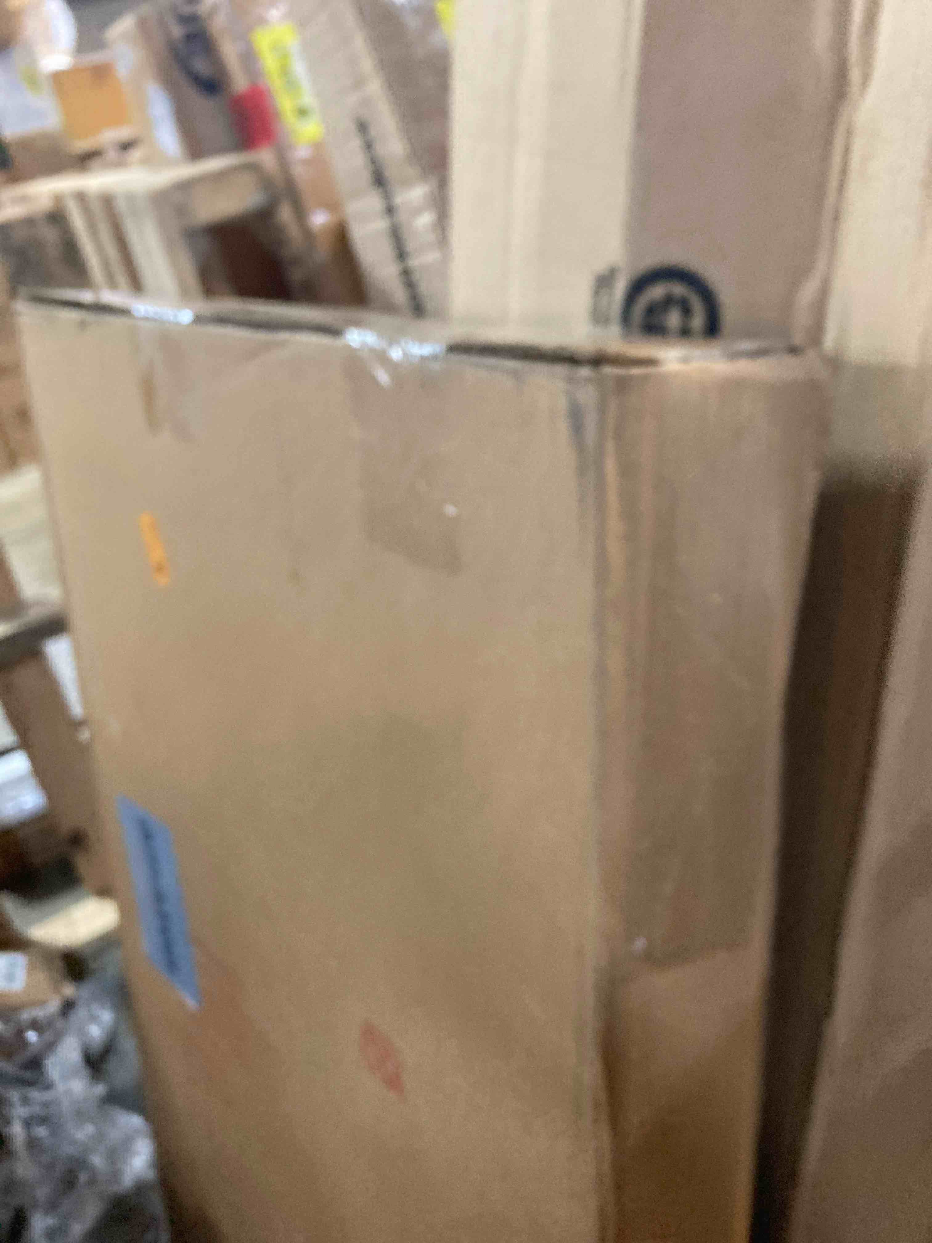 https://s3.amazonaws.com/lotting-images-prod/phillipi/YEL3786937_1729612980414.jpeg