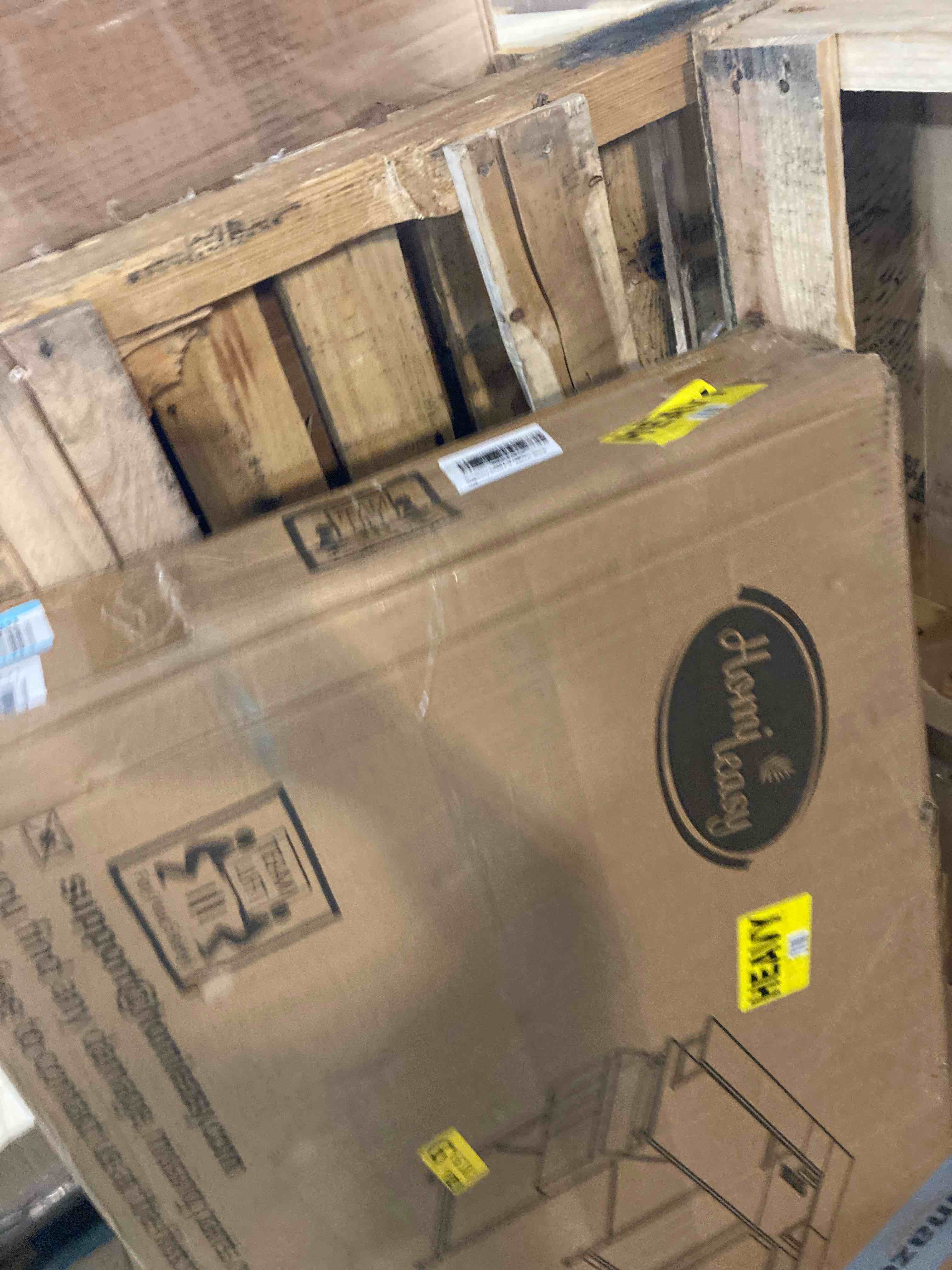 https://s3.amazonaws.com/lotting-images-prod/phillipi/YEL3786950_1729615822427.jpeg