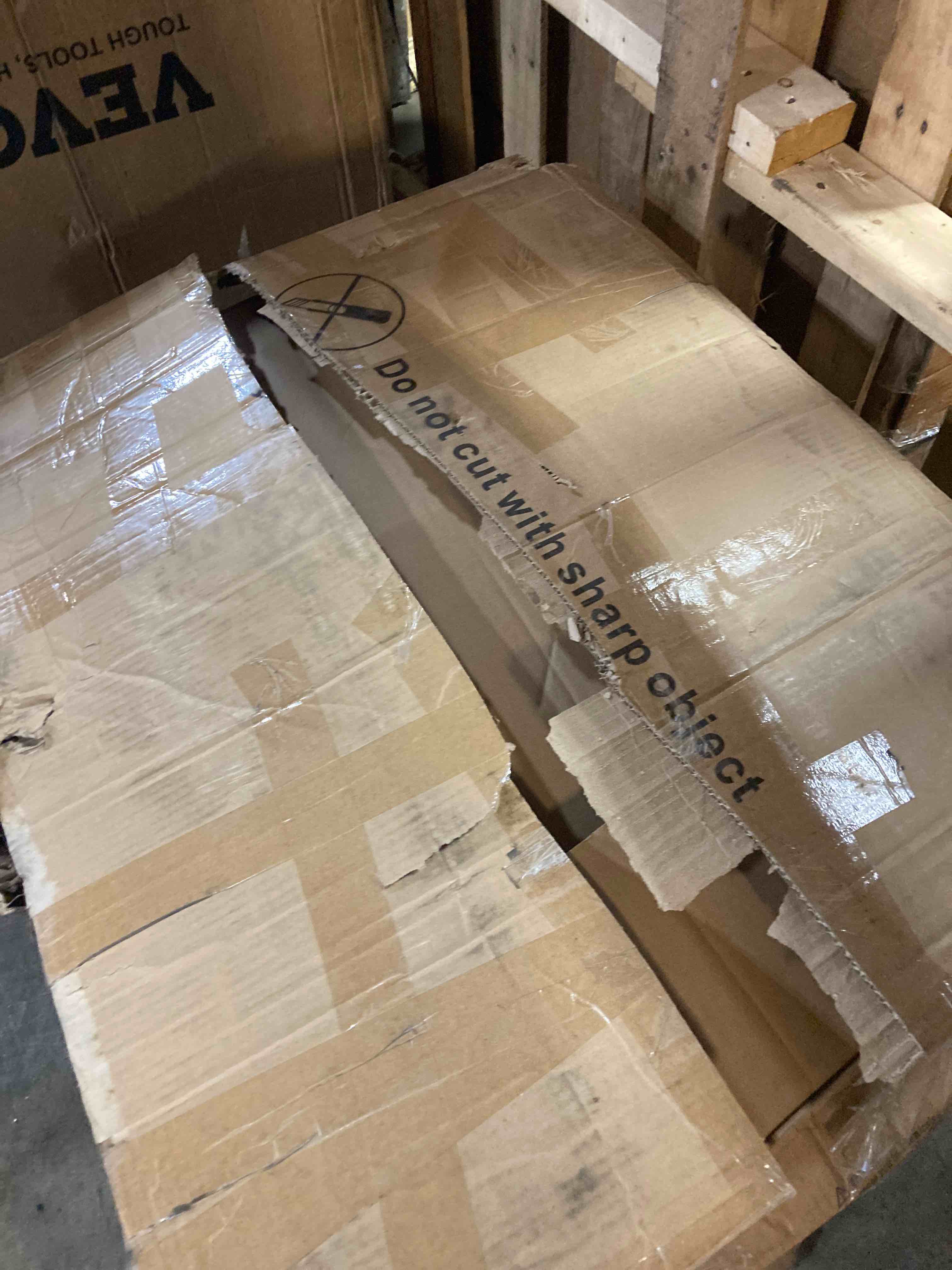 https://s3.amazonaws.com/lotting-images-prod/phillipi/YEL3786952_1729616113625.jpeg