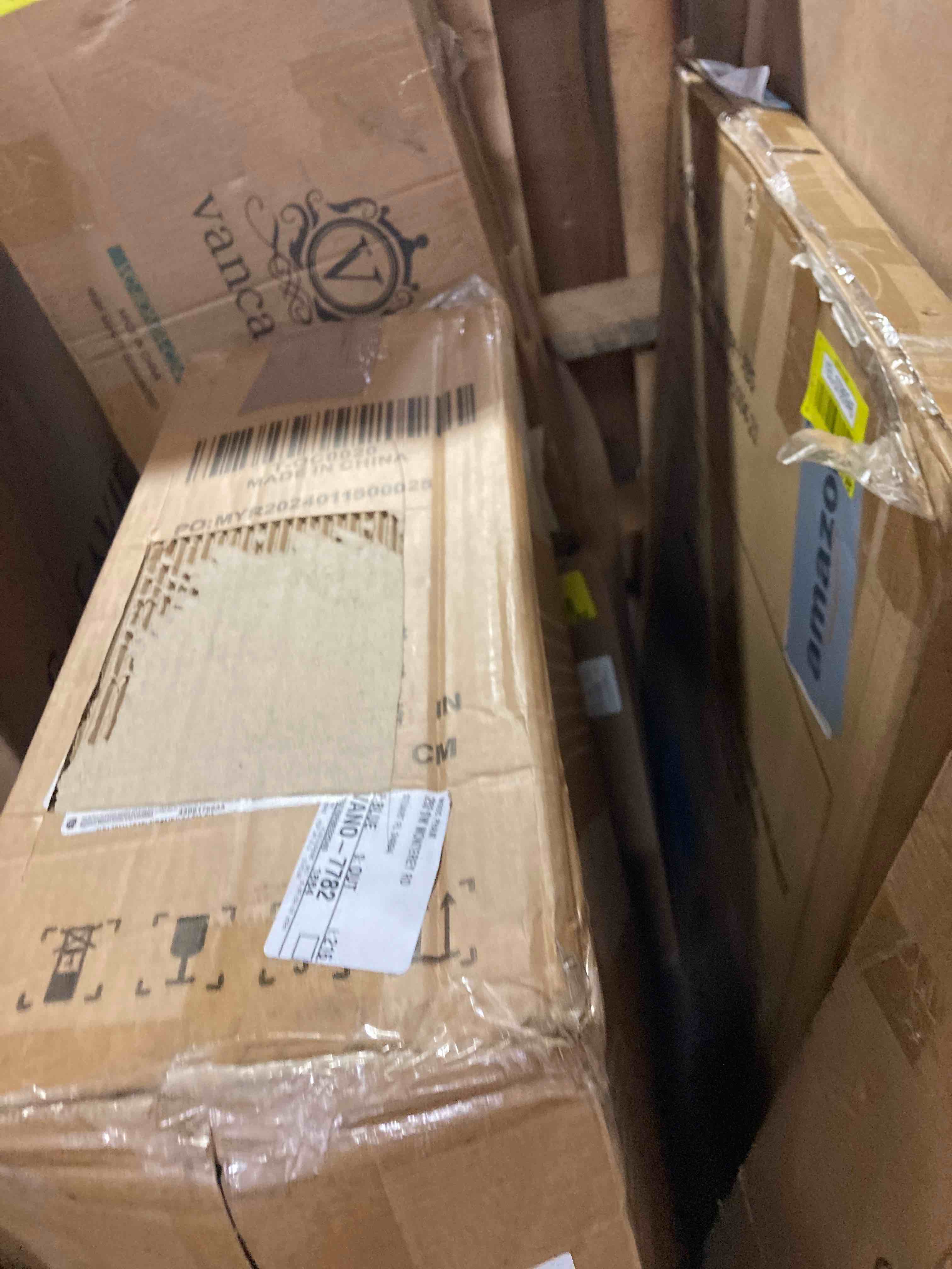 https://s3.amazonaws.com/lotting-images-prod/phillipi/YEL3786973_1729618815299.jpeg