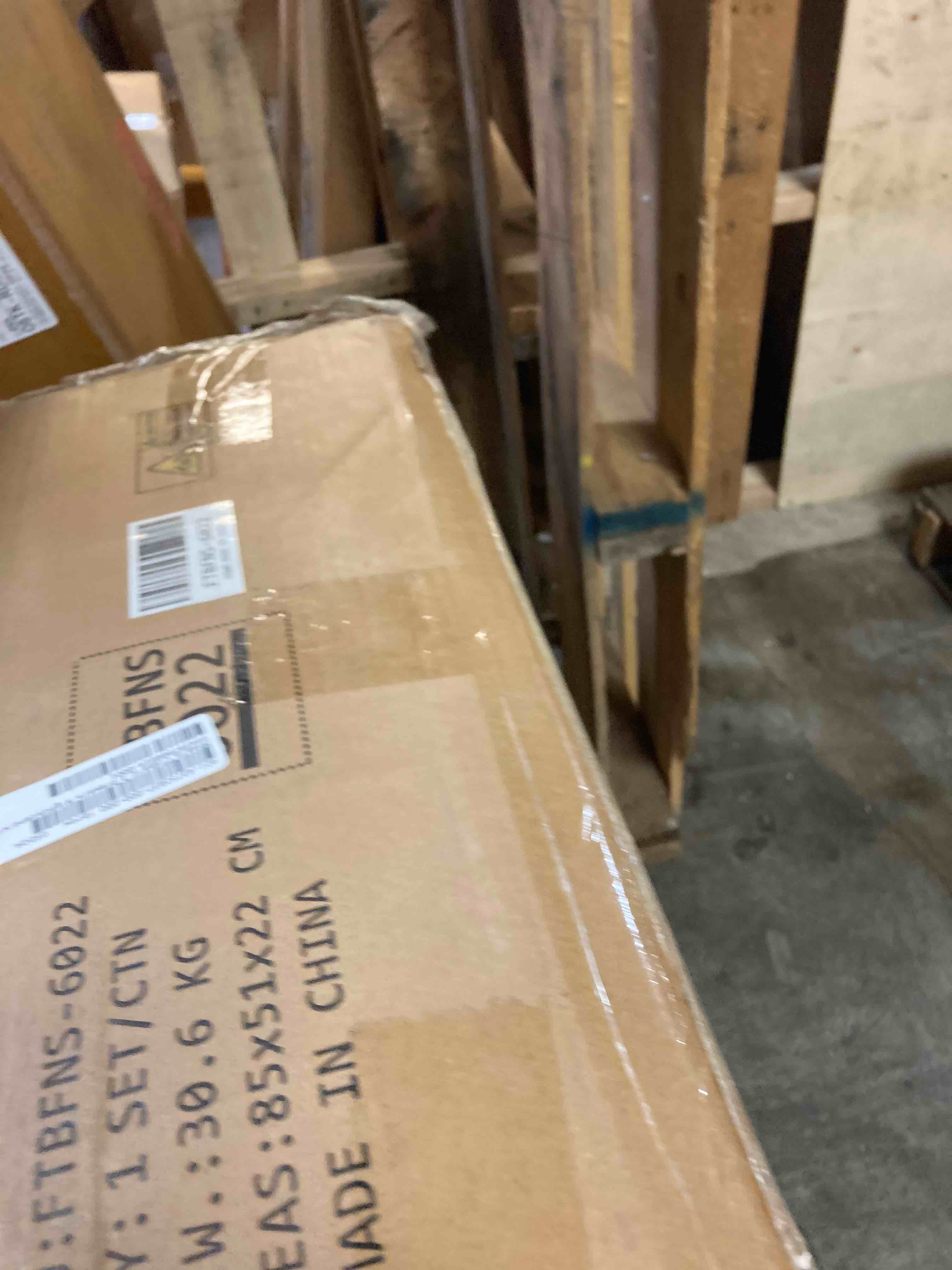https://s3.amazonaws.com/lotting-images-prod/phillipi/YEL3787112_1729701388017.jpeg
