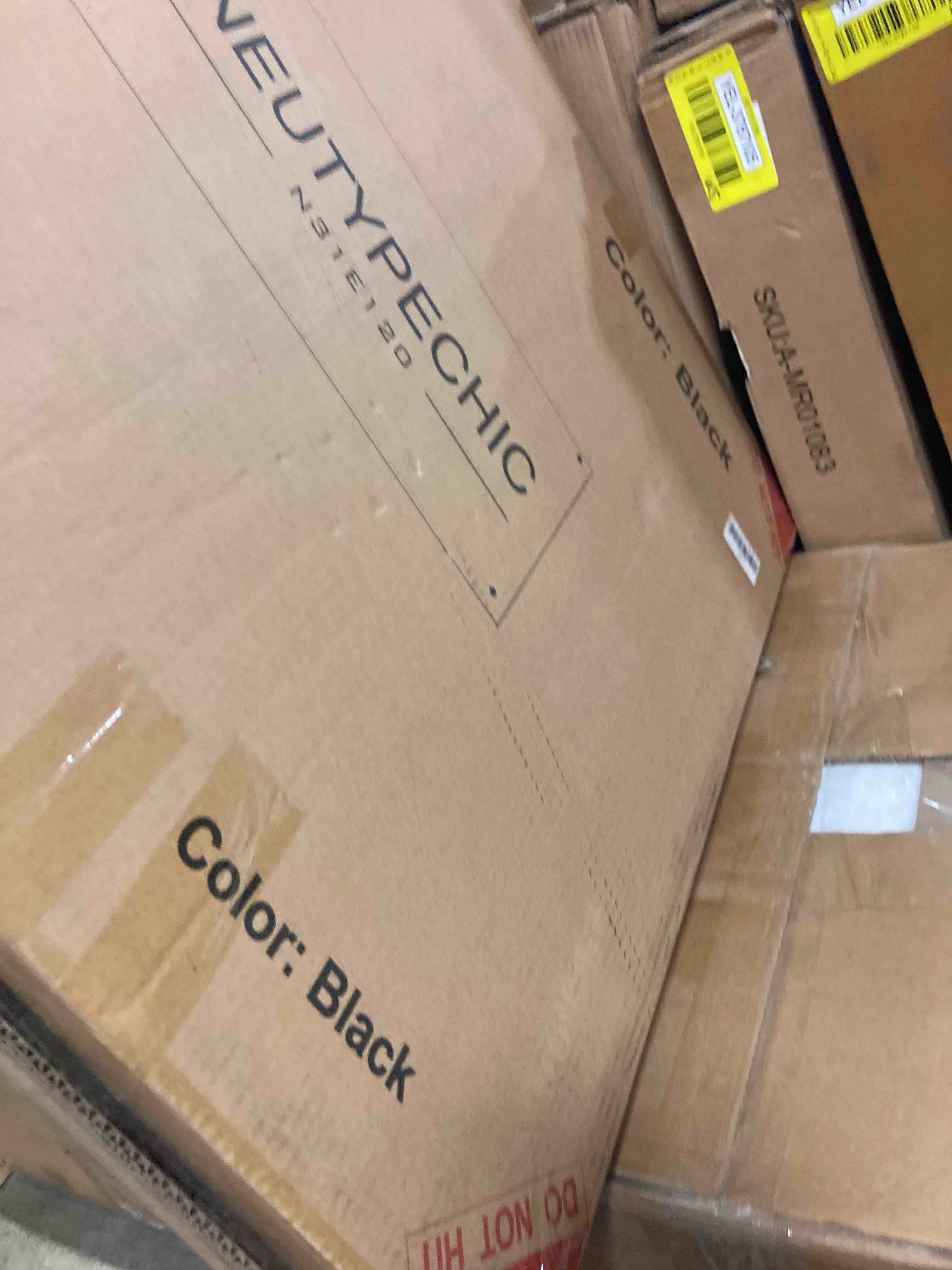 https://s3.amazonaws.com/lotting-images-prod/phillipi/YEL3787115_1729702210033.jpeg