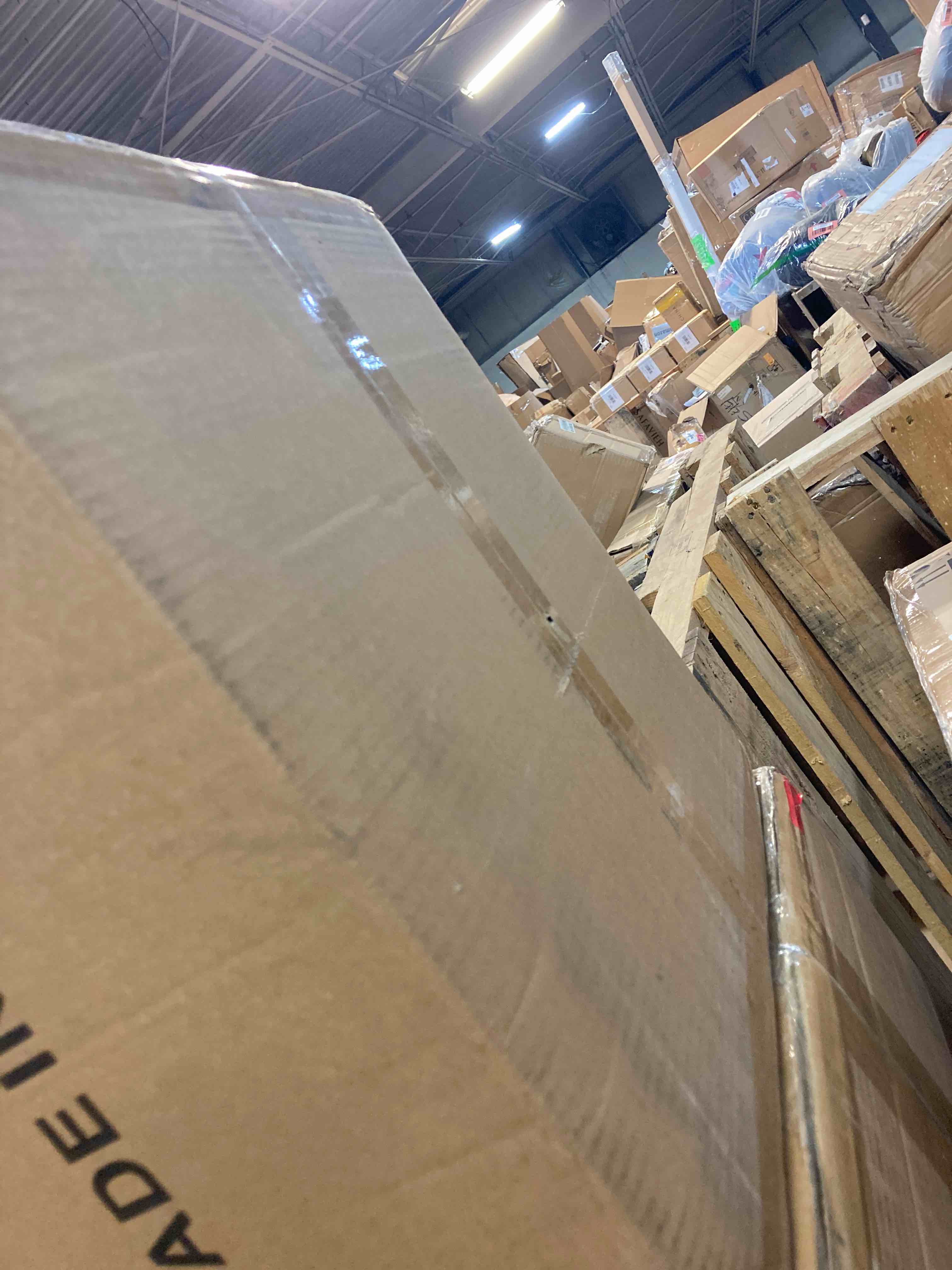 https://s3.amazonaws.com/lotting-images-prod/phillipi/YEL3787116_1729702364701.jpeg