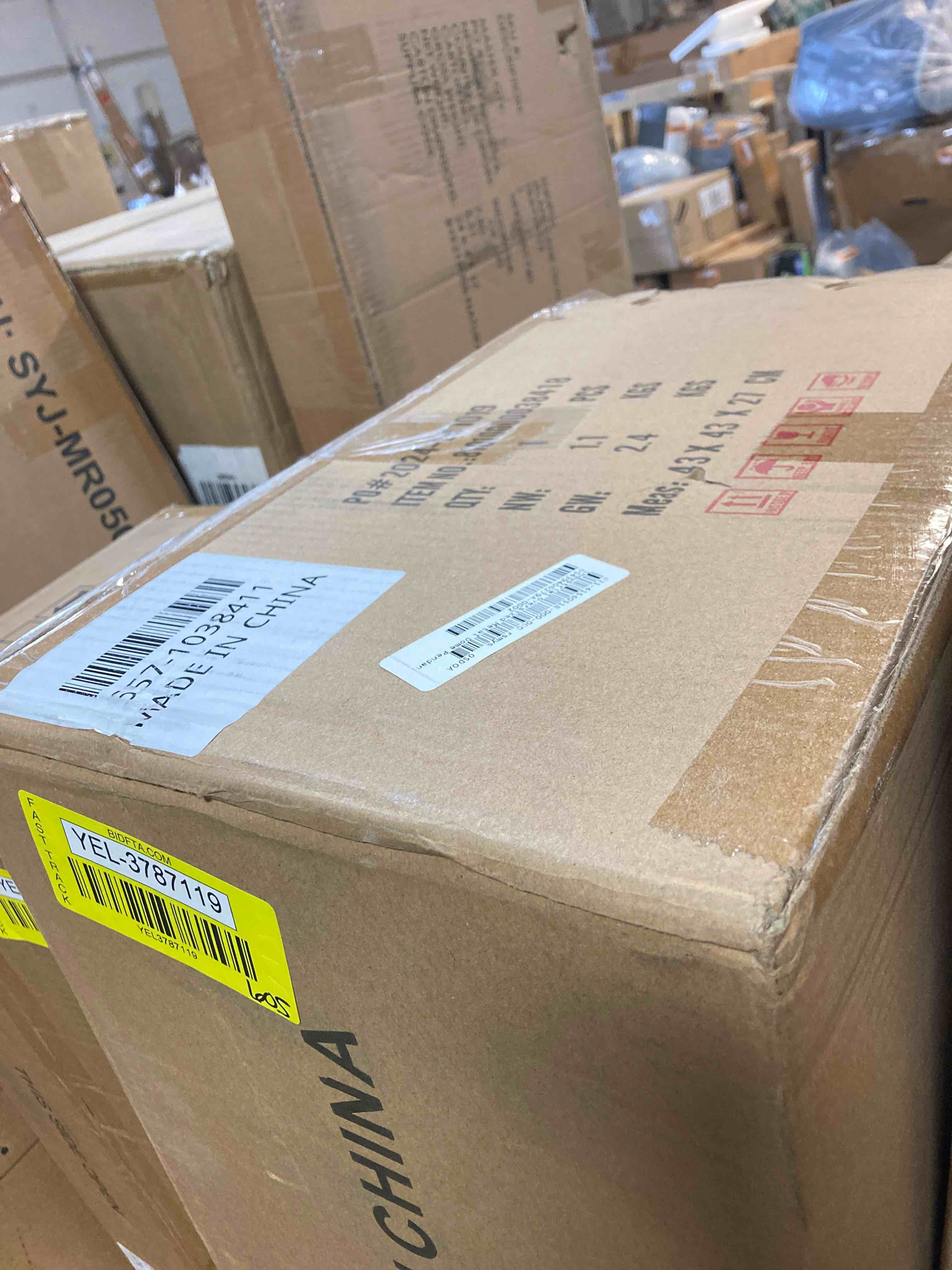 https://s3.amazonaws.com/lotting-images-prod/phillipi/YEL3787119_1729702746598.jpeg