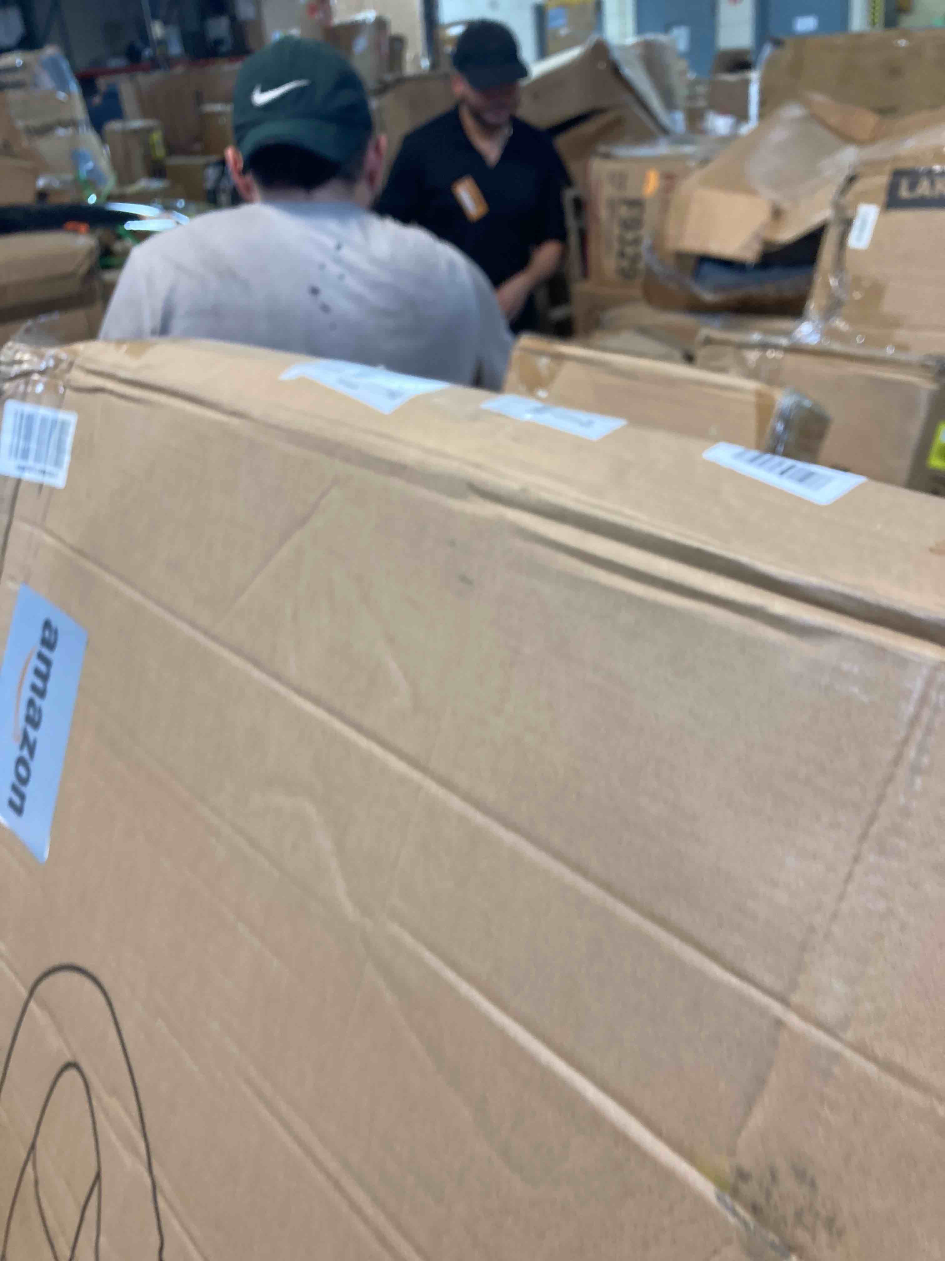 https://s3.amazonaws.com/lotting-images-prod/phillipi/YEL3787793_1730836416123.jpeg