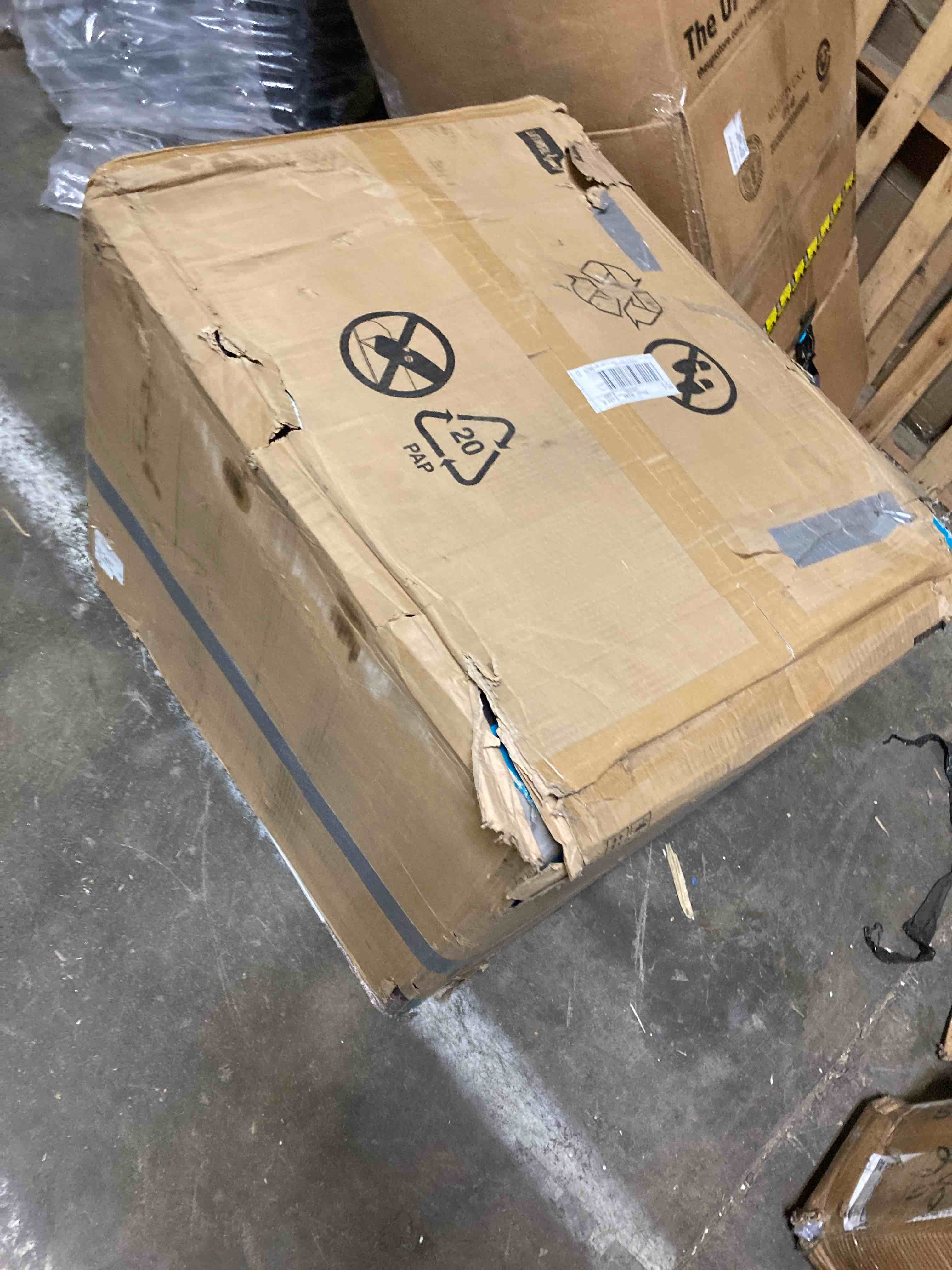 https://s3.amazonaws.com/lotting-images-prod/phillipi/YEL4736168_1686948036507.jpeg