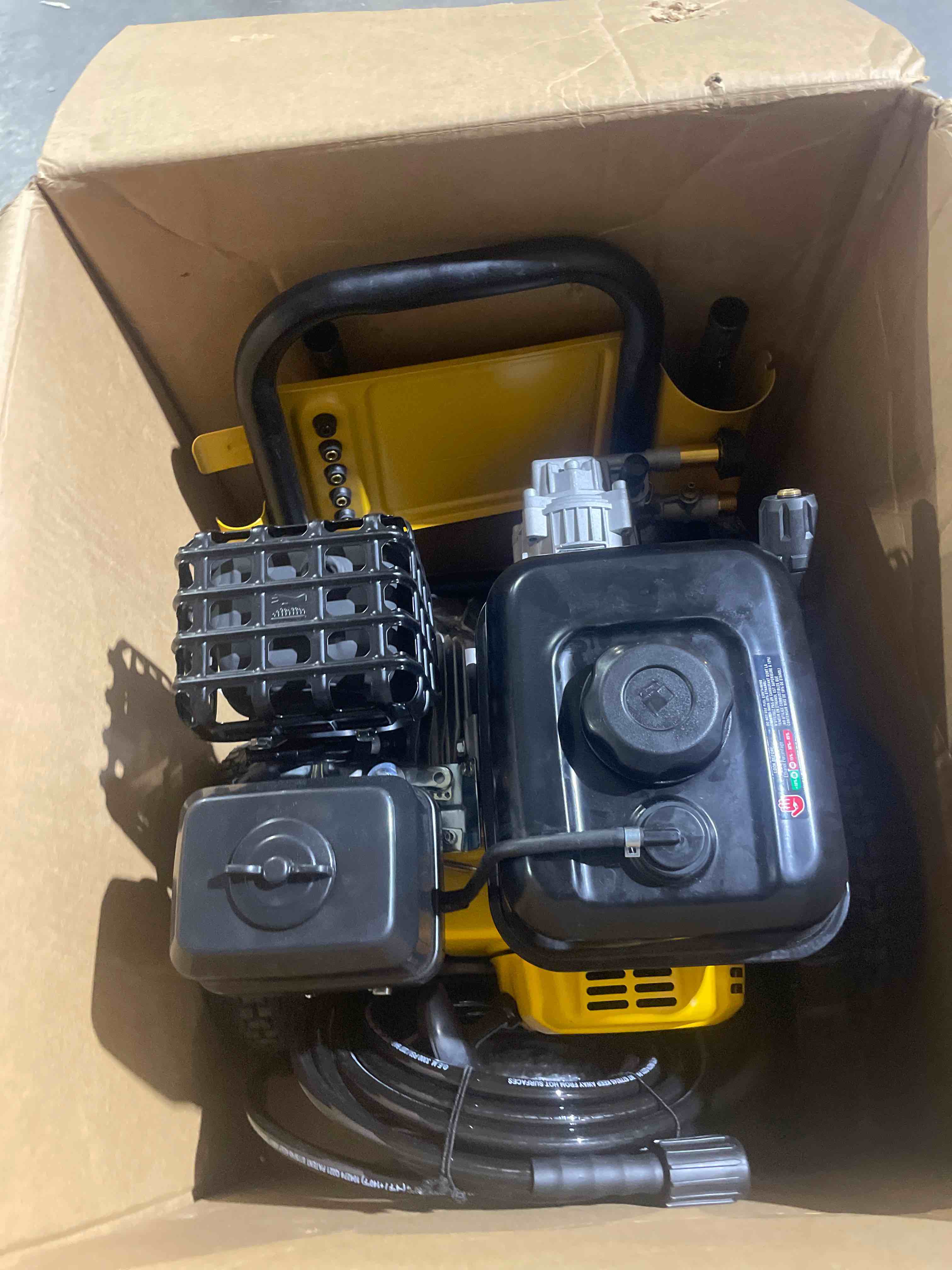 https://s3.amazonaws.com/lotting-images-prod/phillipi/YEL4740151_1696949271542.jpeg
