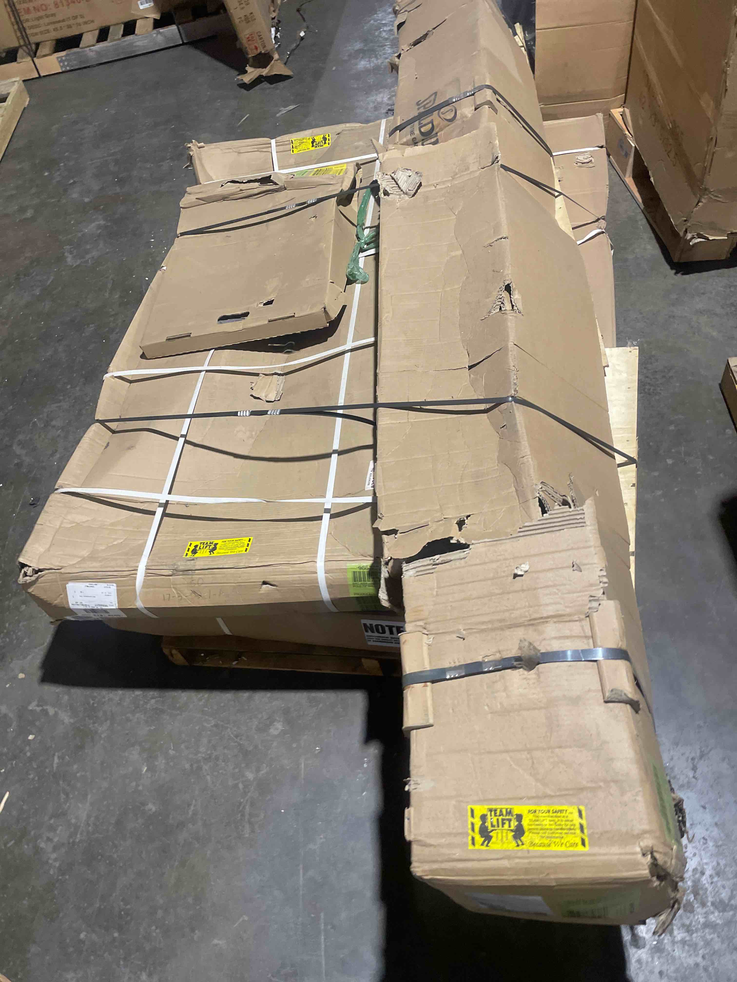 https://s3.amazonaws.com/lotting-images-prod/phillipi/YEL4740162_1696962877313.jpeg