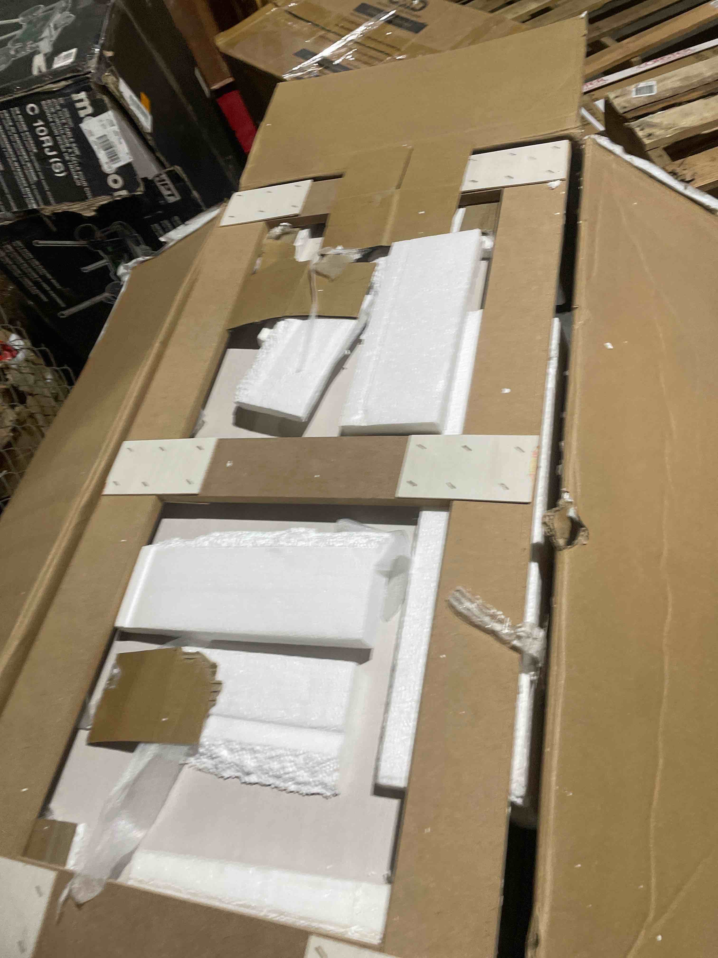https://s3.amazonaws.com/lotting-images-prod/phillipi/YEL4740164_1696964084106.jpeg