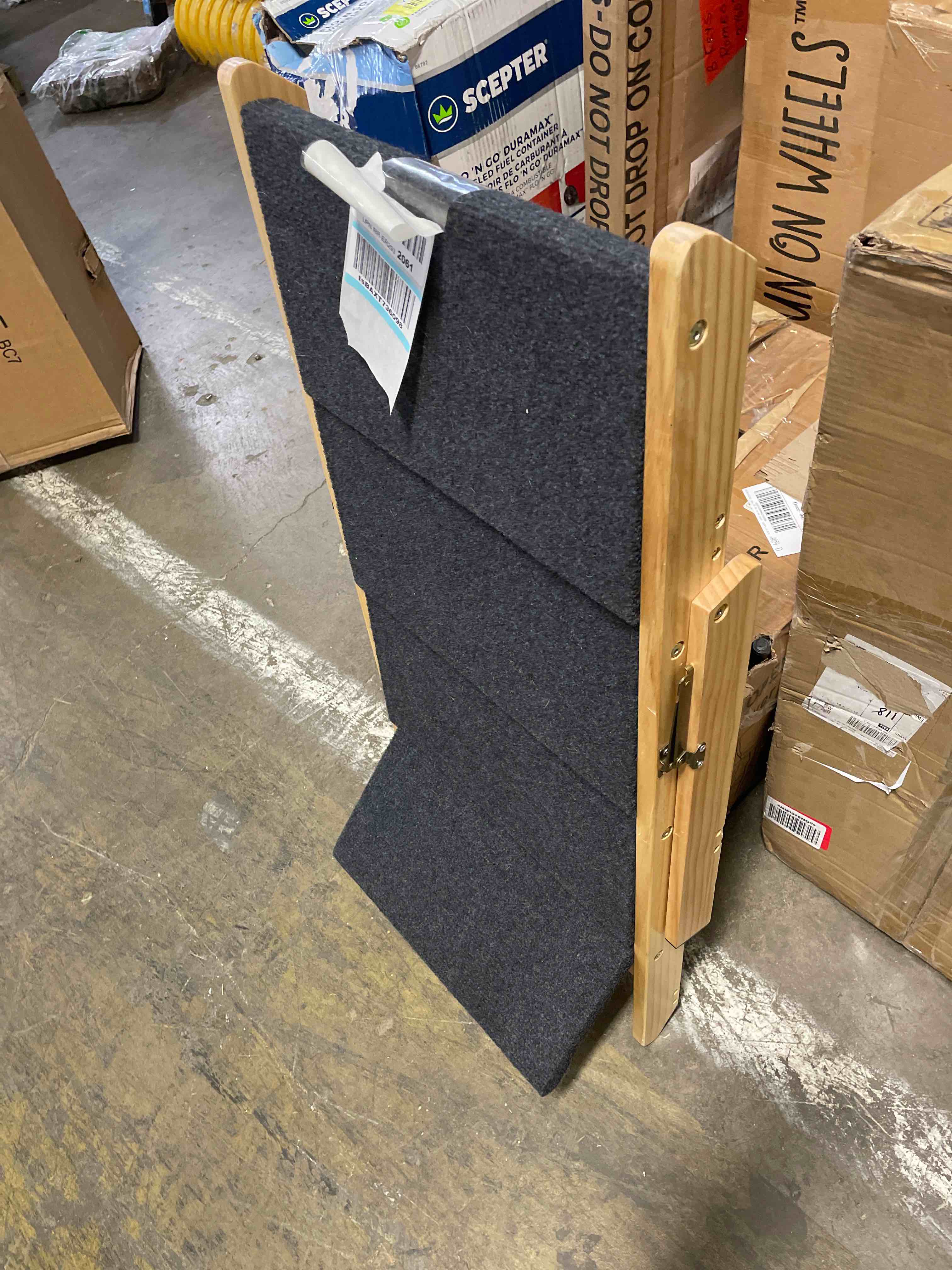 https://s3.amazonaws.com/lotting-images-prod/phillipi/YEL4745051_1685735901193.jpeg