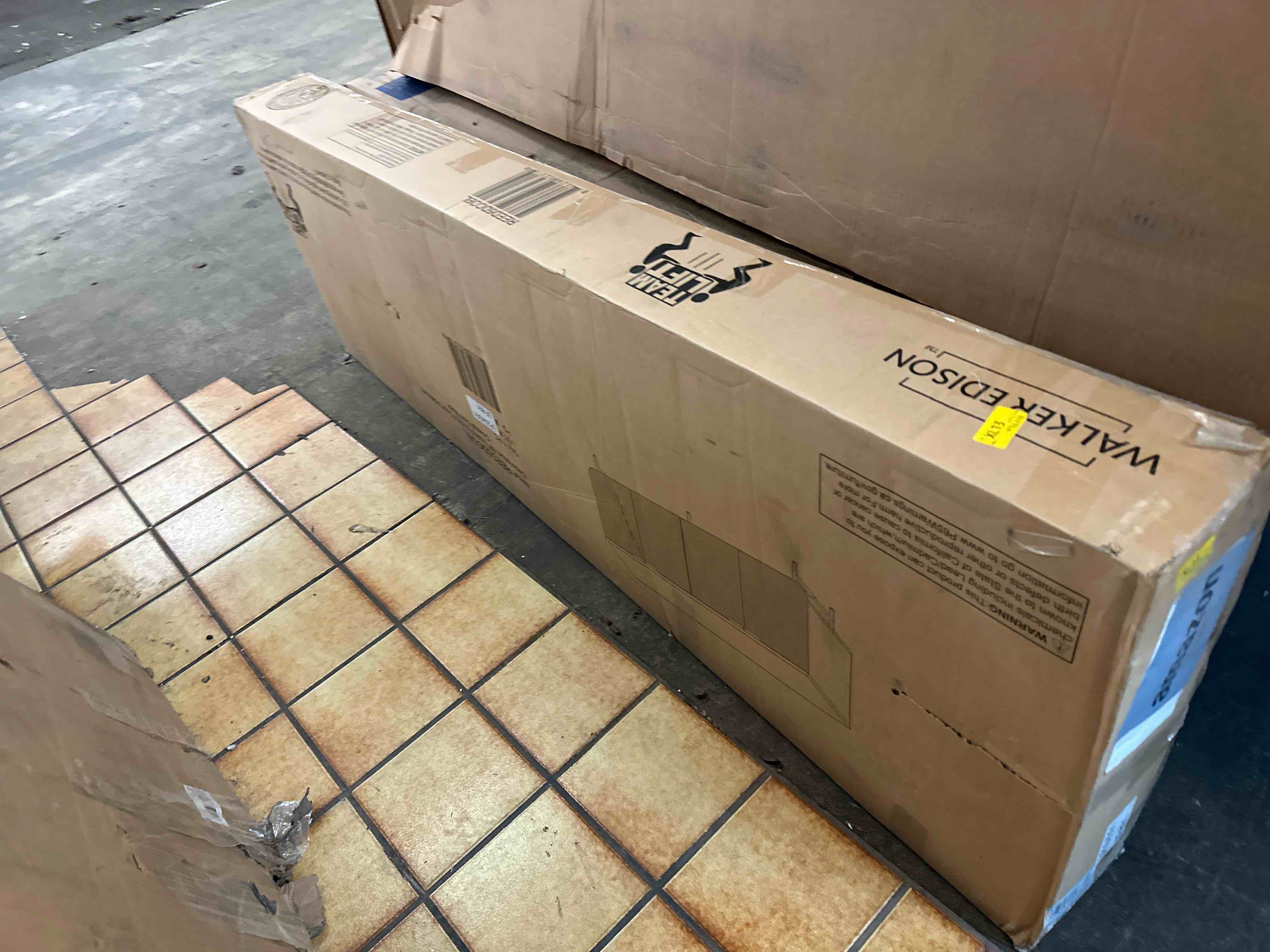 https://s3.amazonaws.com/lotting-images-prod/phillipi/YEL5011987_1708621856038.jpeg