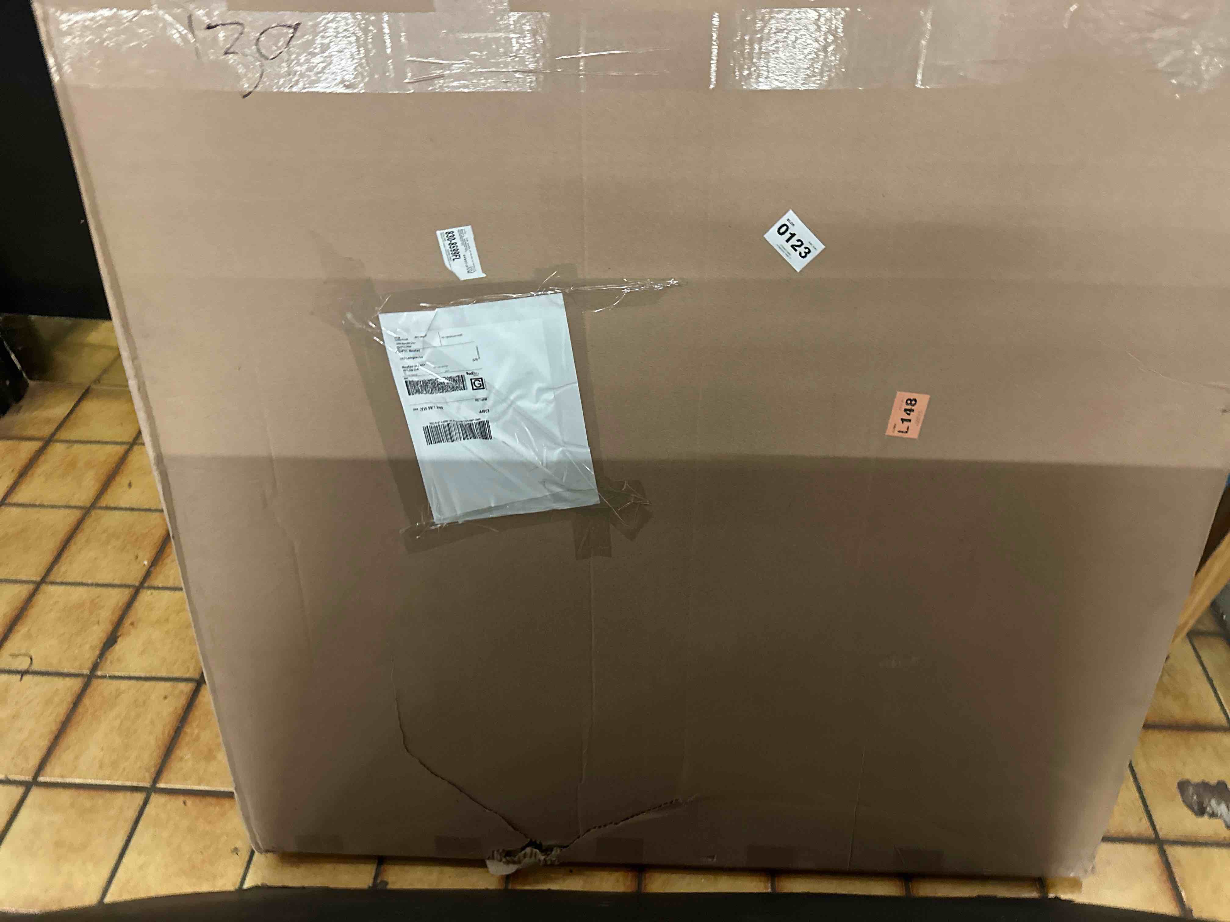 https://s3.amazonaws.com/lotting-images-prod/phillipi/YEL5012597_1715279339139.jpeg