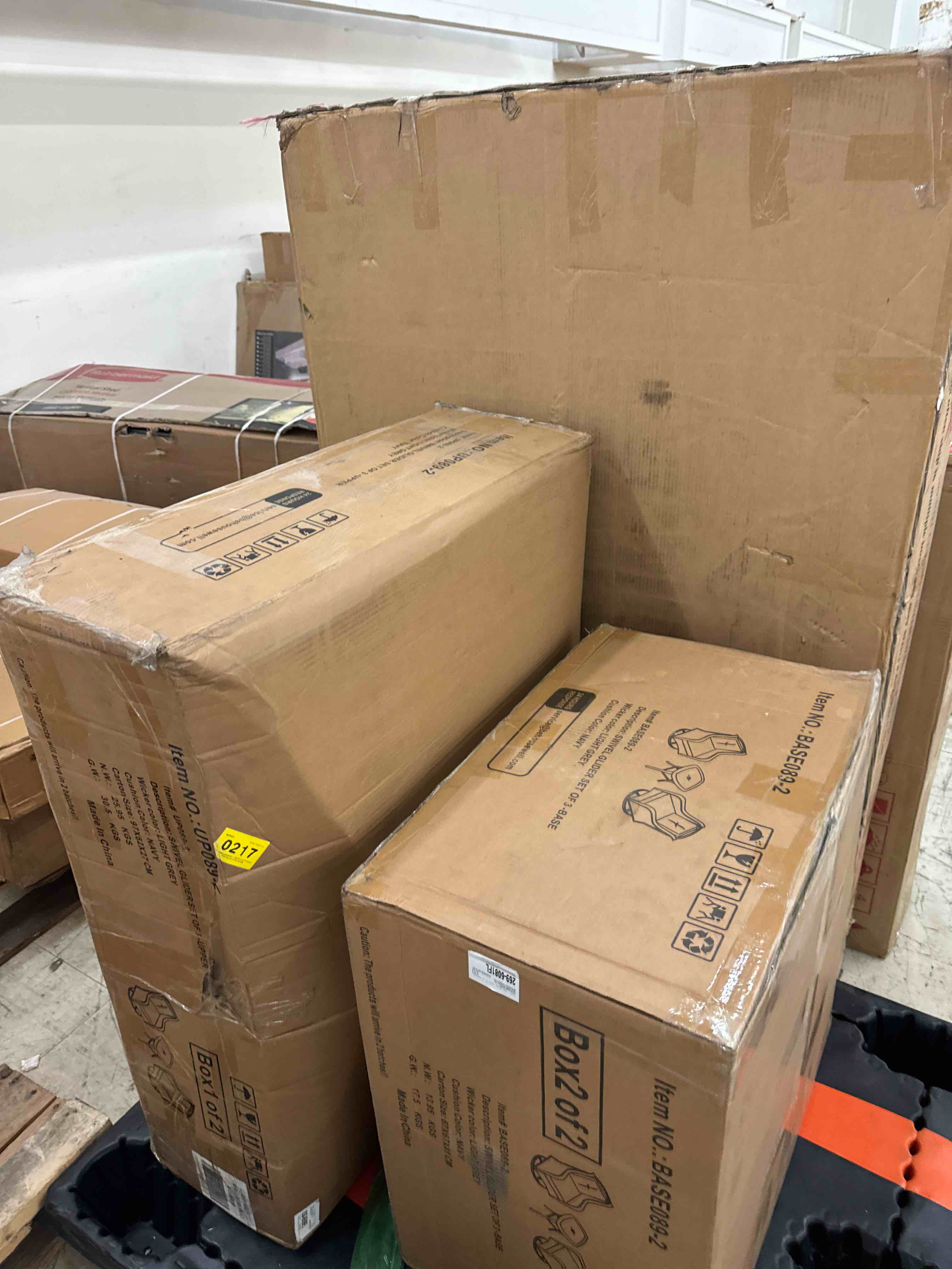 https://s3.amazonaws.com/lotting-images-prod/phillipi/YEL5013074_1726772551408.jpeg